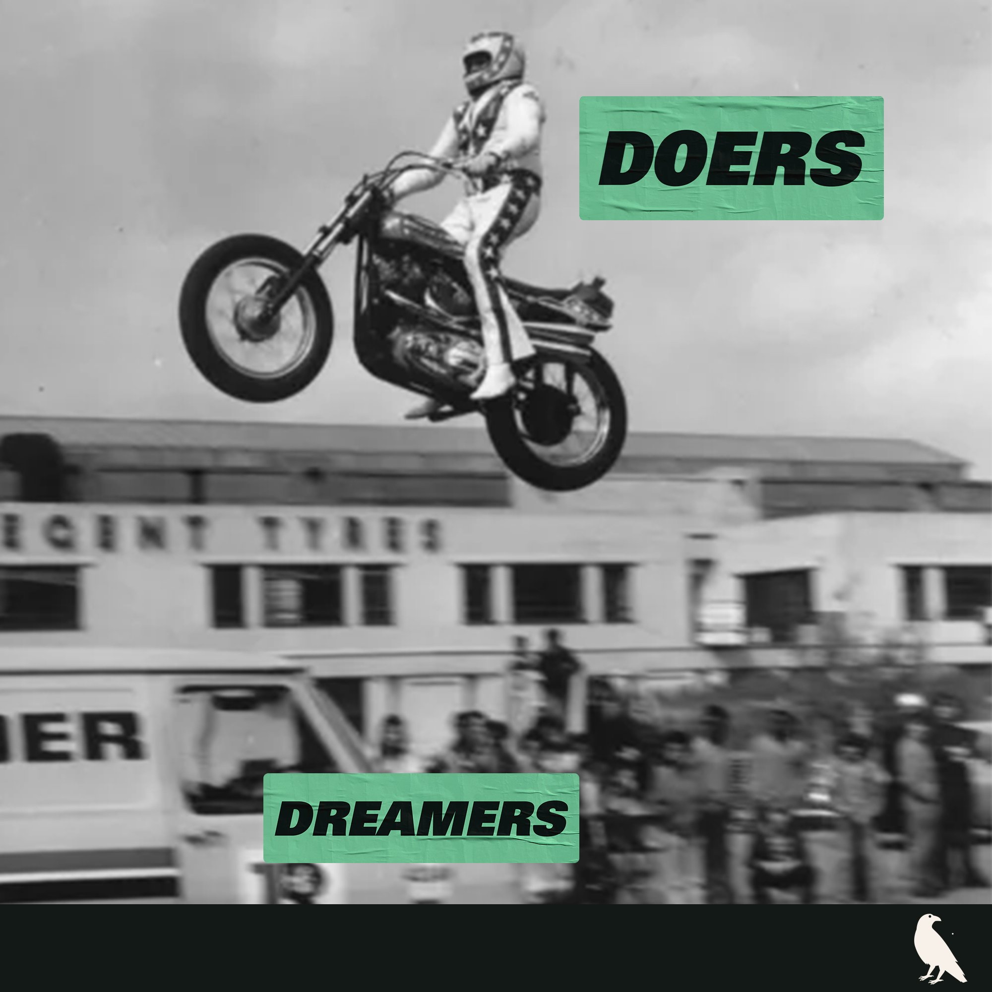 You&rsquo;re either reaching for the sky or reaching for your camera. Which one are you?

#DOersvsDreamers