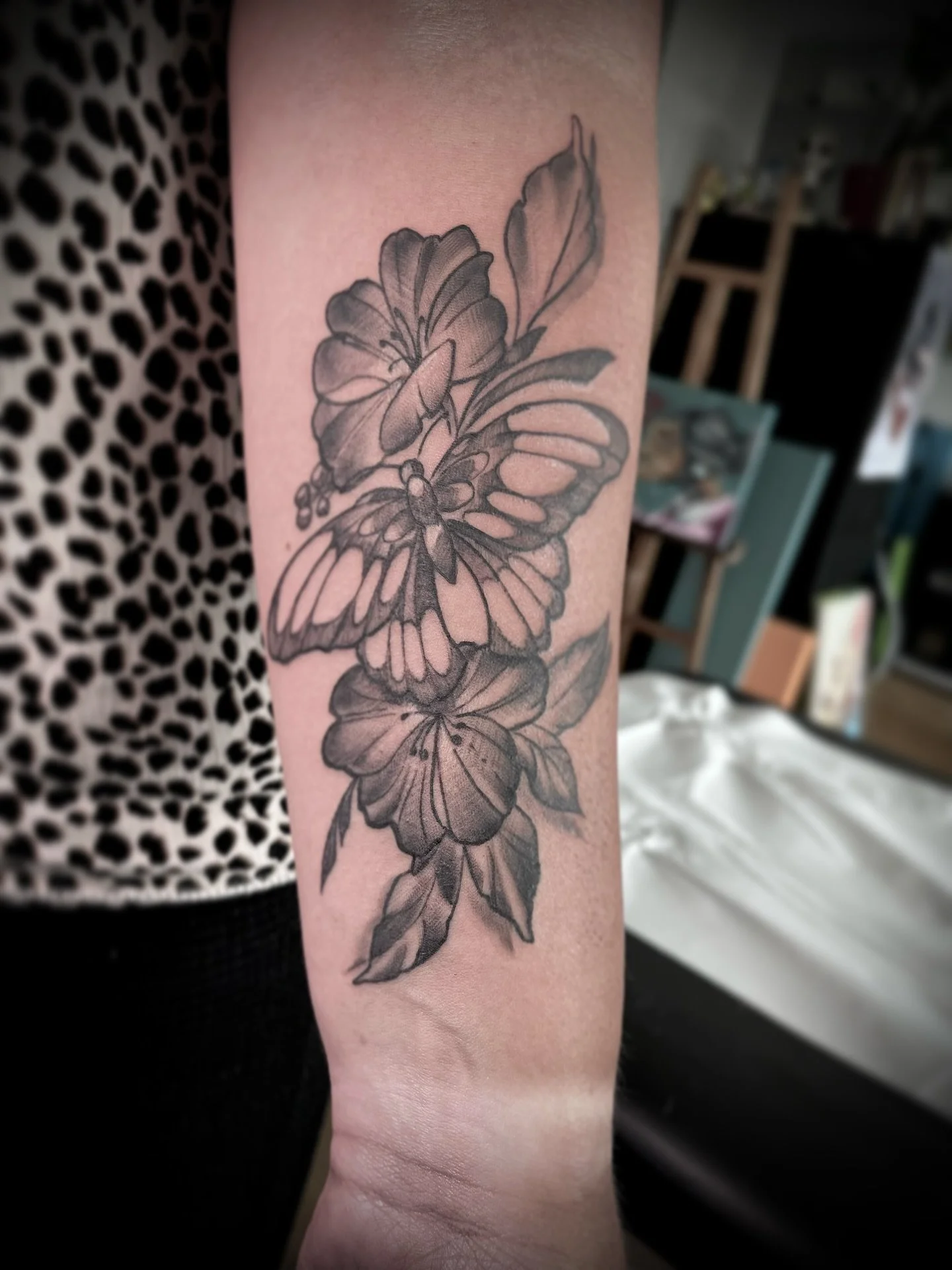 Blumen f&uuml;r die Damen @jenni85_  hett wie immer spass gmacht😉

Wettsch o es Tattoo ha, de l&uuml;t eifach ah😂😃
031 954 2727

#tattoo #tatouage #atelierlinewerk #muribeibern