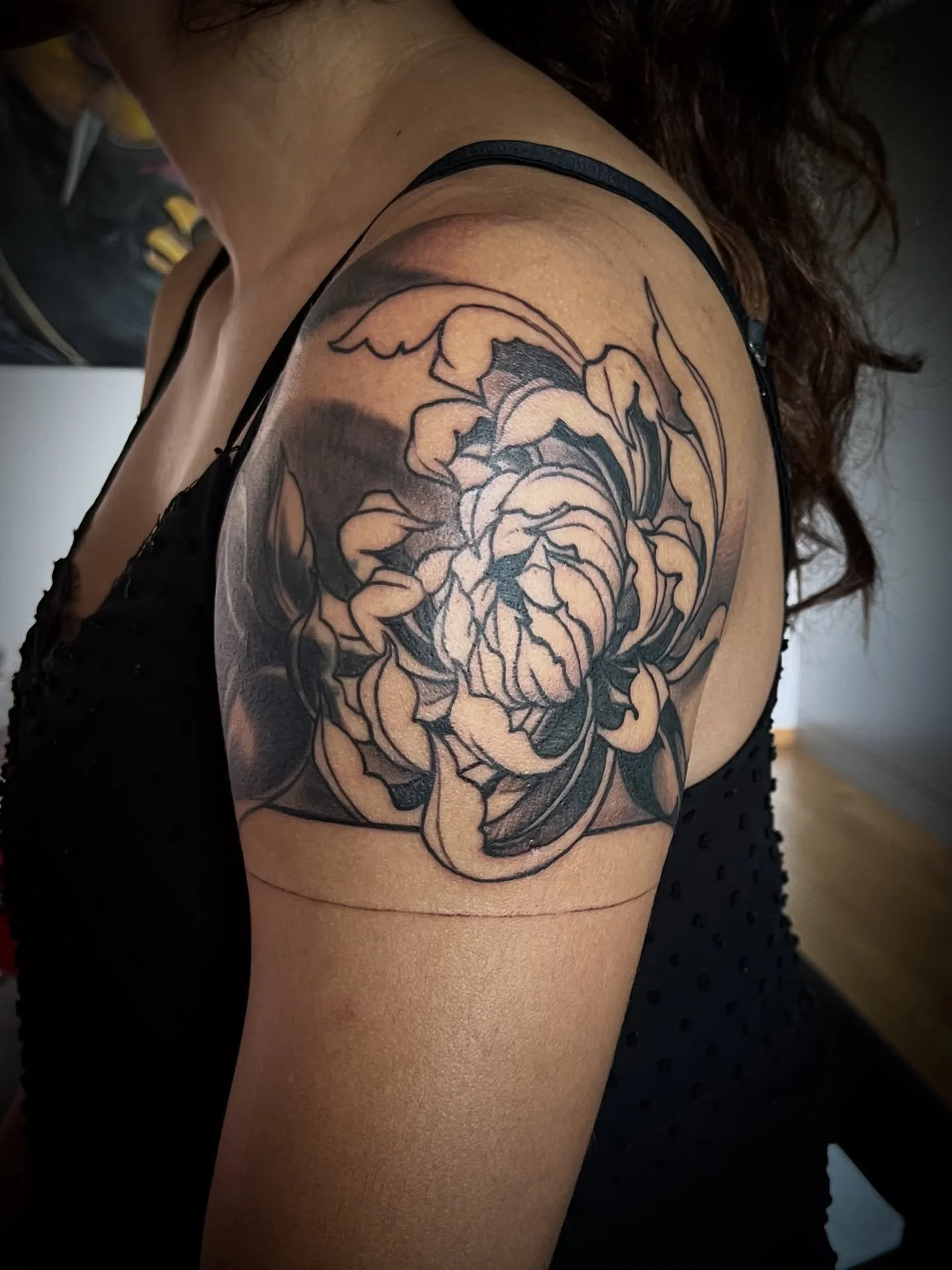 Start eines Fullsleevetattoo mit cover up 😉 

#tattoo #inked #hibiskus #goodtimes 

F&uuml;r Termine 
Pn odr 031 954 2727✌️