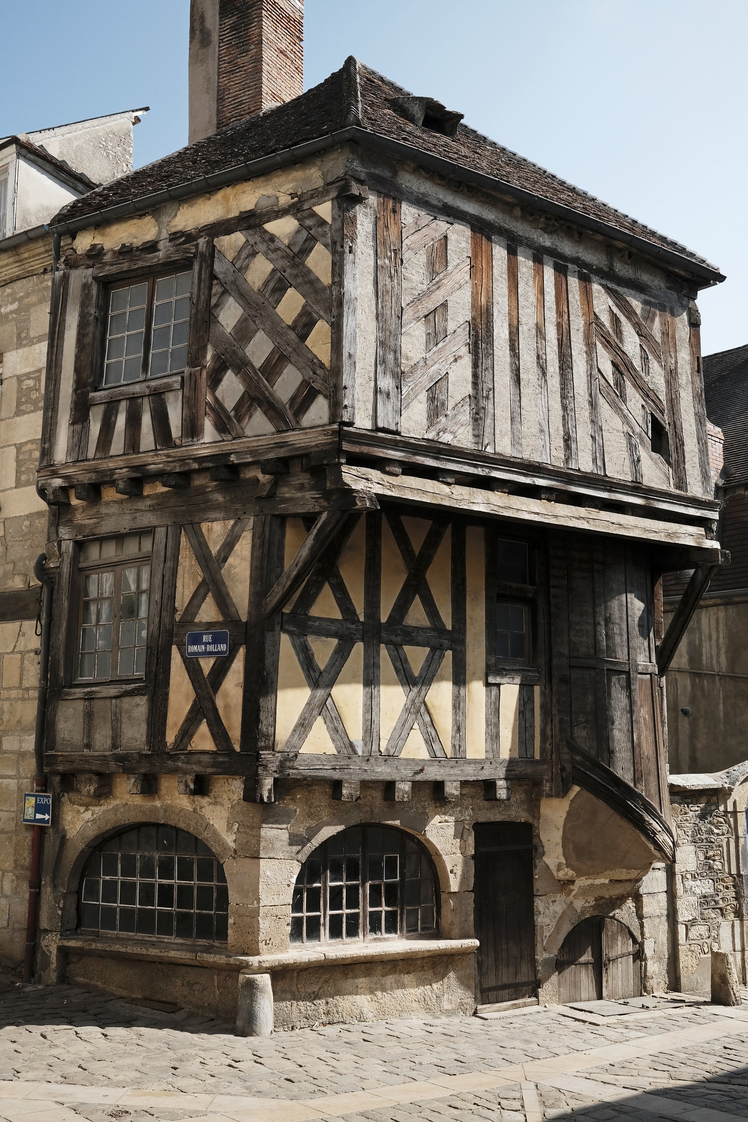 Clamecy_Boule-d'Or_Village.jpg