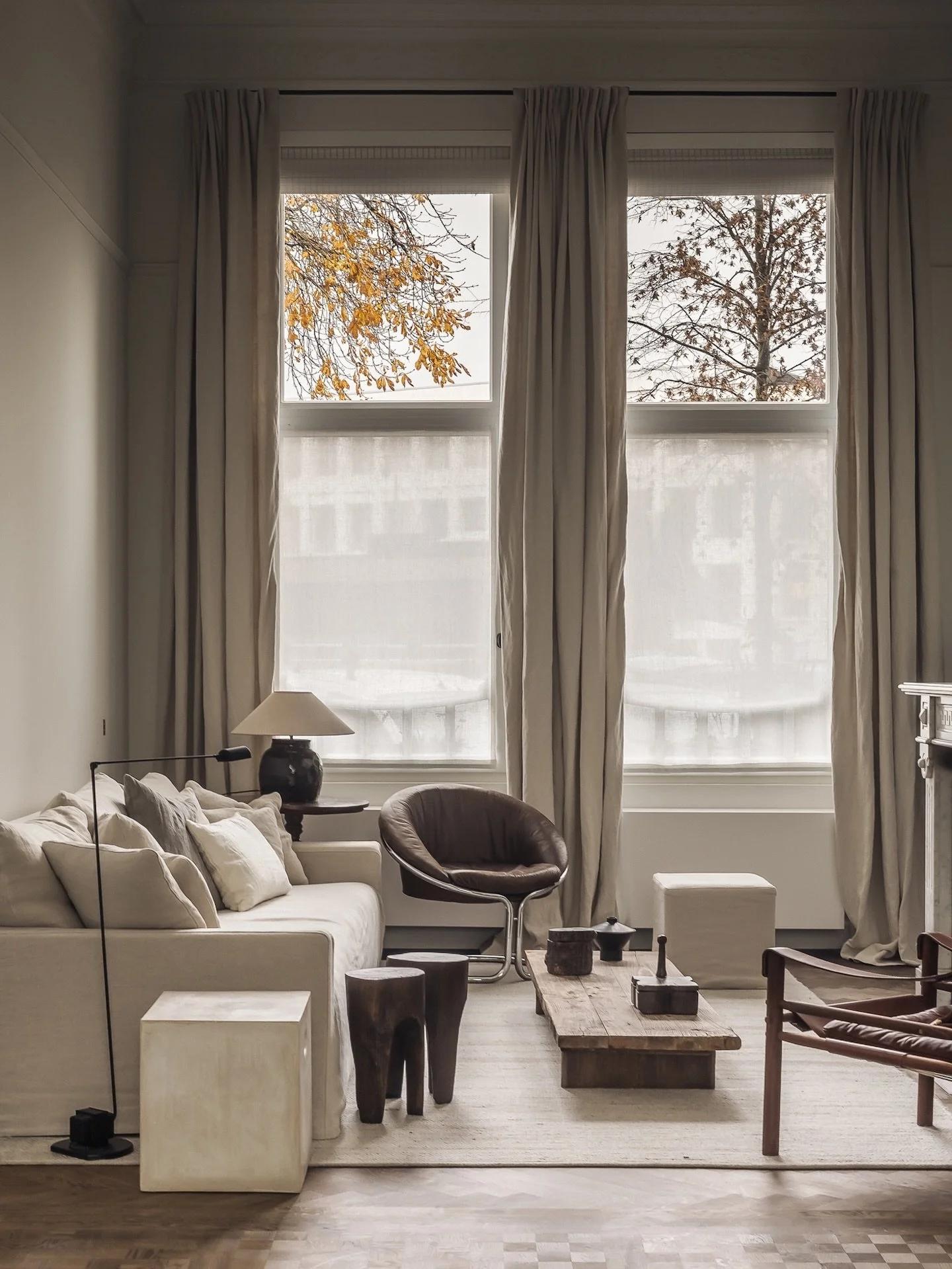 We&rsquo;ve always had a soft spot for homes that show character in a subtle, suggestive way: vintage pieces with history, layered lighting and textiles, colors that invite calm&hellip;

But above all, and this is often a constant, a carefully consid