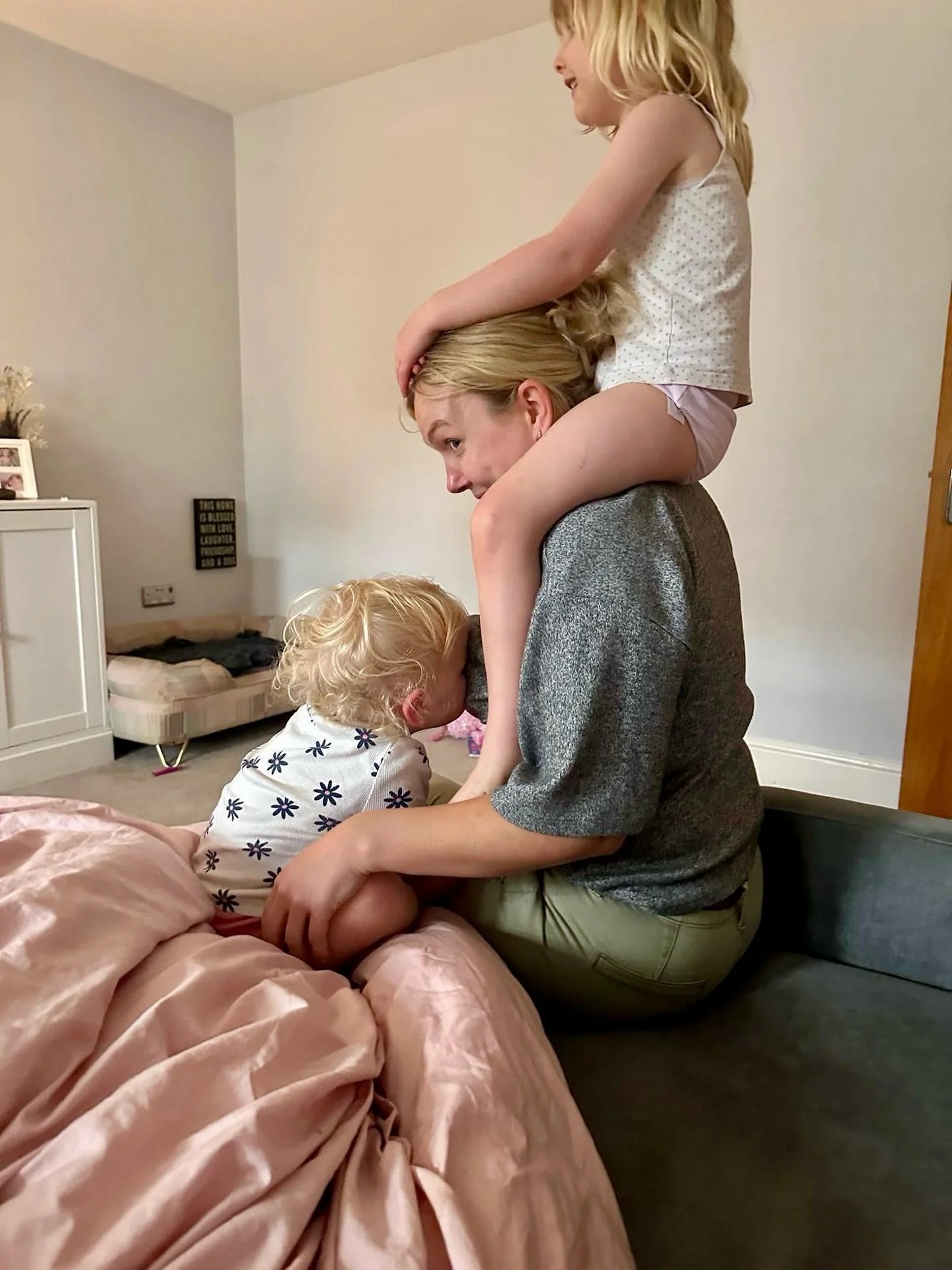 When you walk through the door after work&hellip; one straight to the boob and the other straight round my neck 💕 Motherhood is wild, messy and oh so full-on but I wouldn&rsquo;t change it for the world.&rdquo;

#MotherhoodUnplugged #WorkingMumLife 