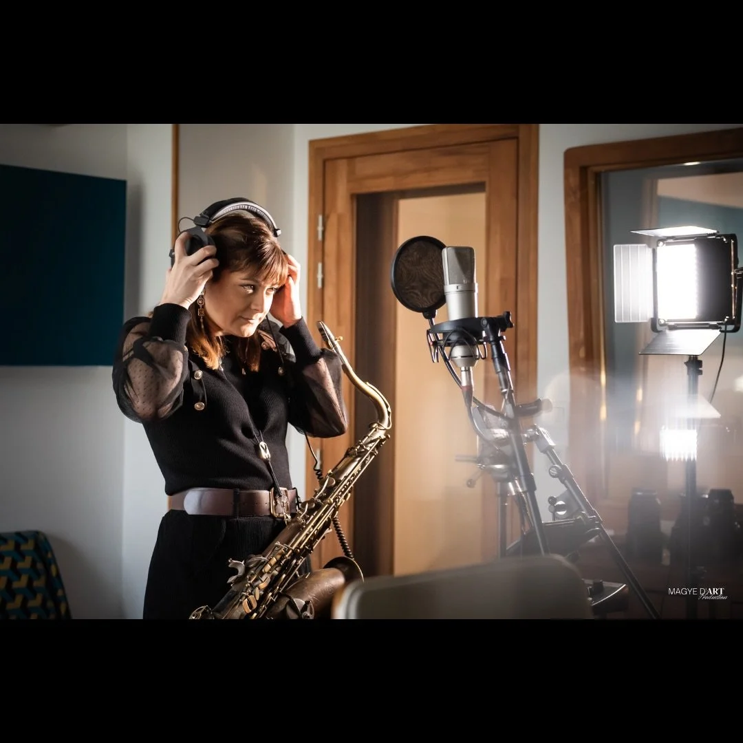 Retour en images sur la session studio avec le groupe DiKanDo, dans le magnifique @studio_escobette &agrave; Marseille !
DiKaNDo, notre groupe jazz funk/fusion/&eacute;lectro, mi-parisien mi-sudiste, rena&icirc;t de ses cendres&hellip; Le teaser arri