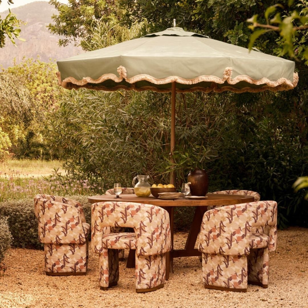 Outdoor spaces have been steadily becoming a more important extension of the home&mdash;I love the new pieces @sohohome released recently. They&rsquo;ve chosen to include some really fun patterns instead of just solids. And the pricing is super reaso