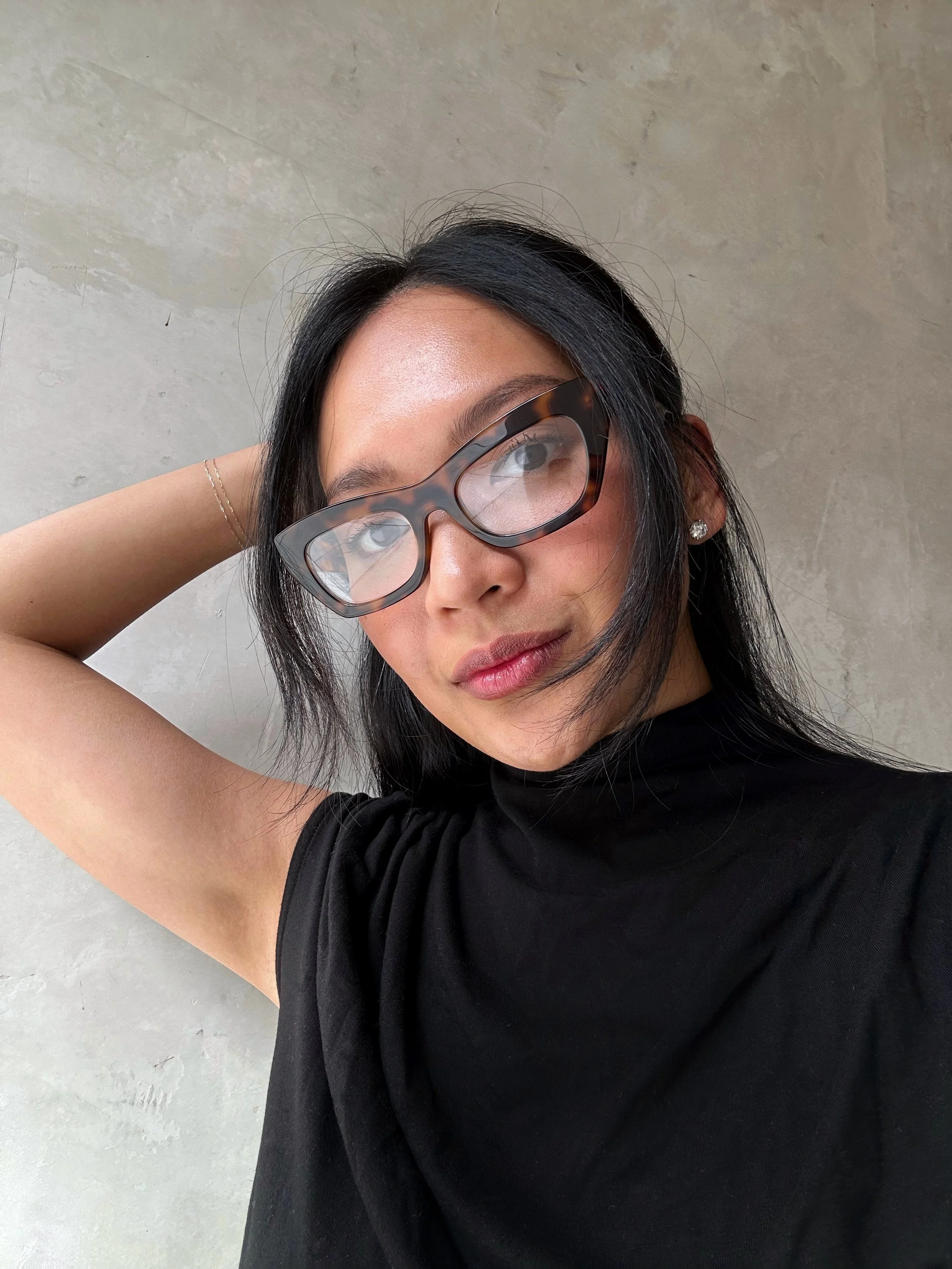 Dawn Tan--web-muse--selfies--2025-10-01-03-46-44--manual0.jpeg