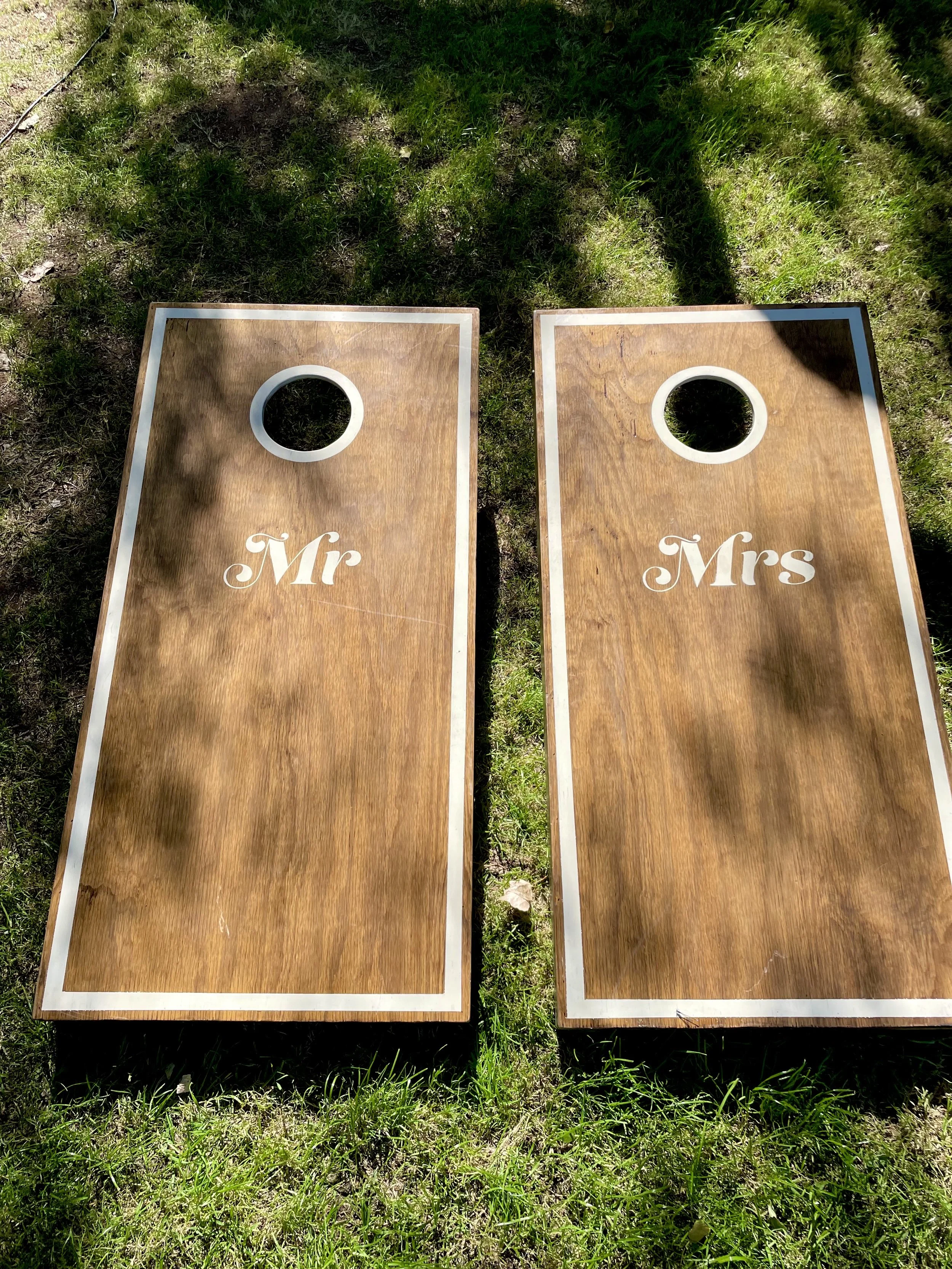 Ivory Mr & Mrs Corn Hole Set | Inventory 2