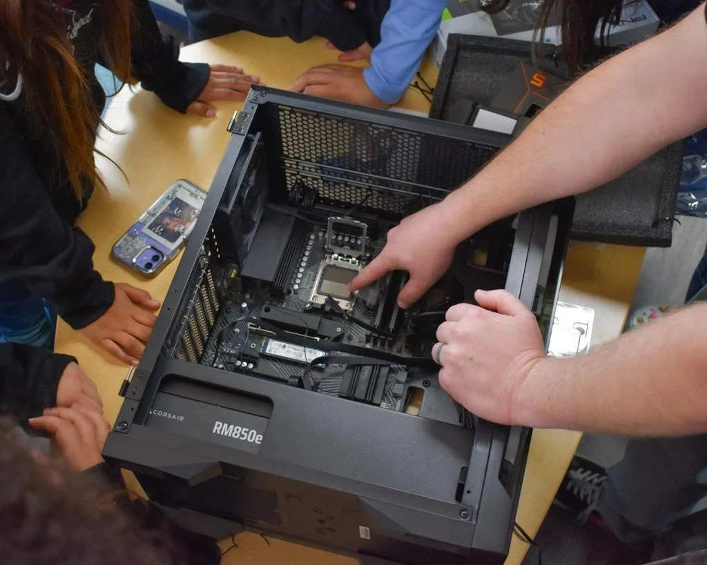 Building skills. Powering possibilities. 💻

During Winter Camp, our teens took on an exciting hands-on challenge by assembling PCs that will be used in our Teen Center for STEM learning and our upcoming Esports program. From installing components to