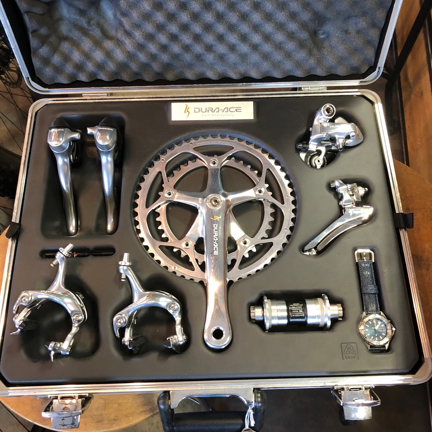 Shimano 25th Anniversary Dura Ace Group With Seiko Kinetic Watch — The Gear  Wizard