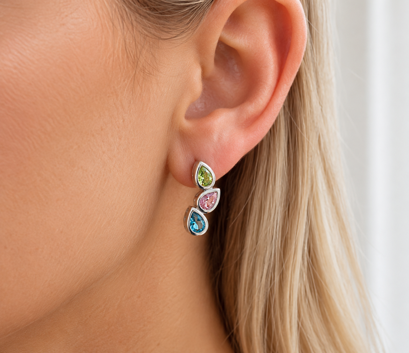 2026 Triple Stud Earrings.ear.png