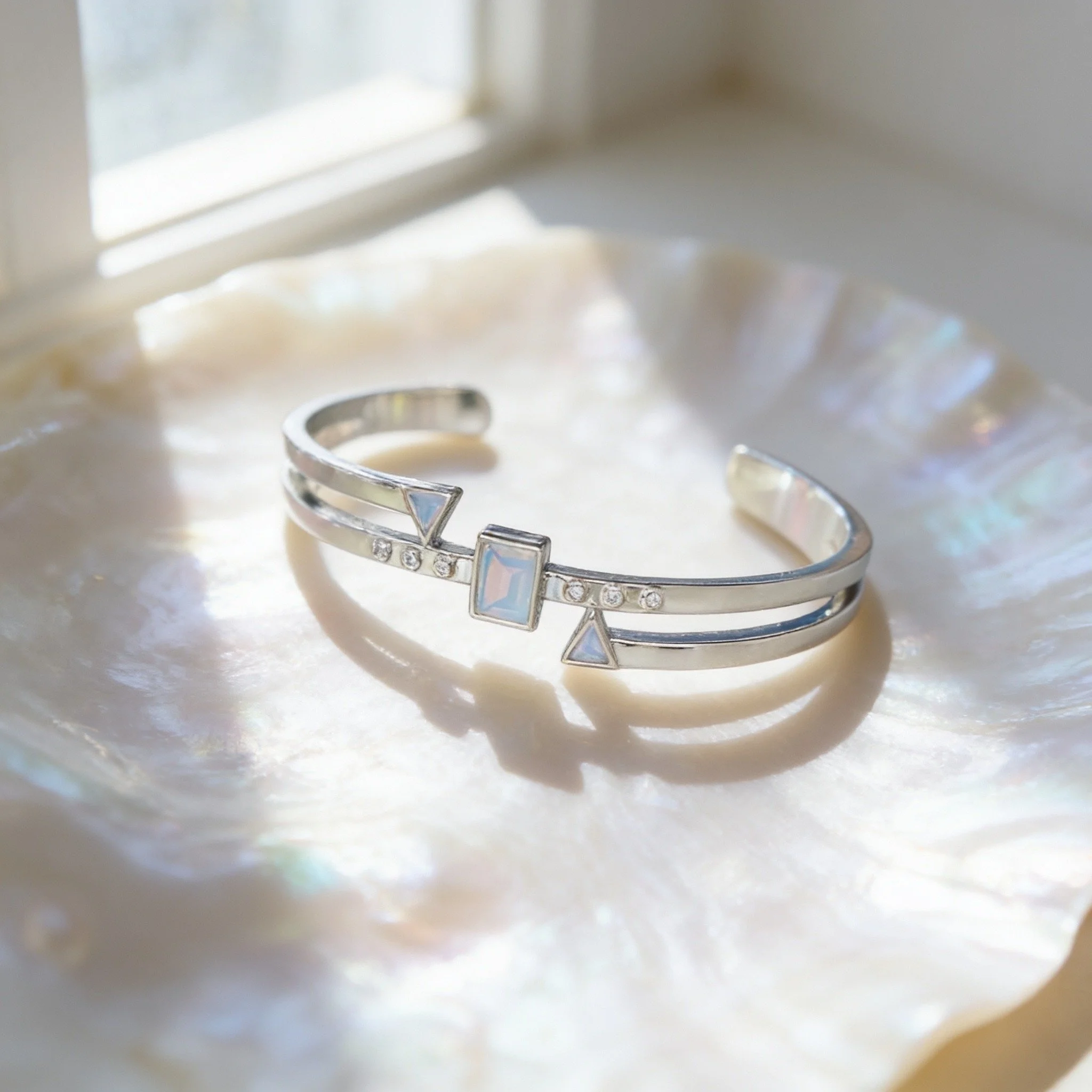 2026.Illusion Cuff.Silver.3.JPG