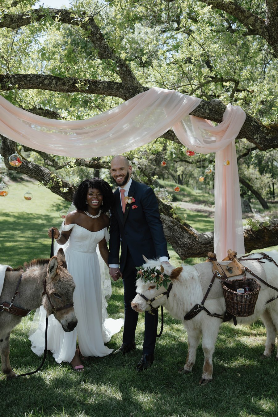 Erika-Elizabeth-Photography-Wild-Lovely-Events-Gold-Hill-Gardens-Sacramento-Weddings-Layout_0012.jpg