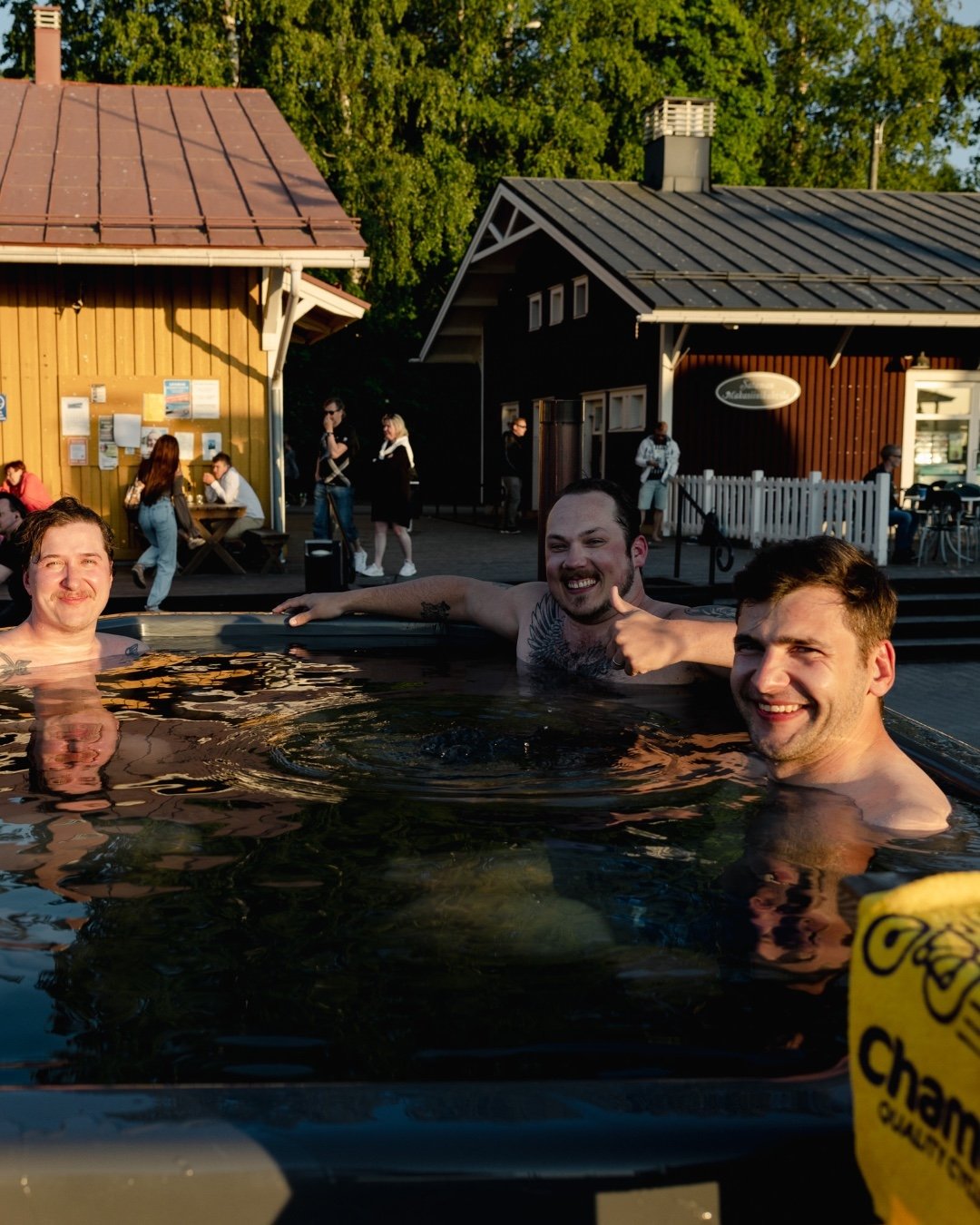 Serious question: how many races have you been to that have an after party that consists of hot tubs and music until midnight? Our  Midnight Sun post-race party and awards are hosted after the finish in the Lahti Harbour and combine all of our favori