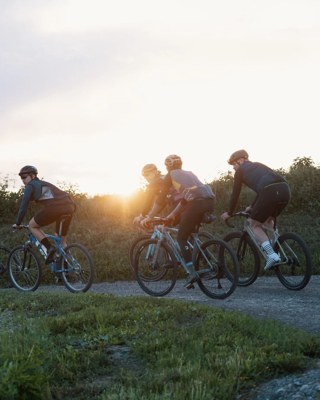 Things look a little different in FNLD this year, but that spirit remains the same. Limited to 100 riders. See you a month, friends 🇫🇮 #fnldtrvl

Happy hour ✅ 
Group ride with @tiffanycromwell and @valtteribottas ✅
 Post ride gathering ✅

#fnldgrvl