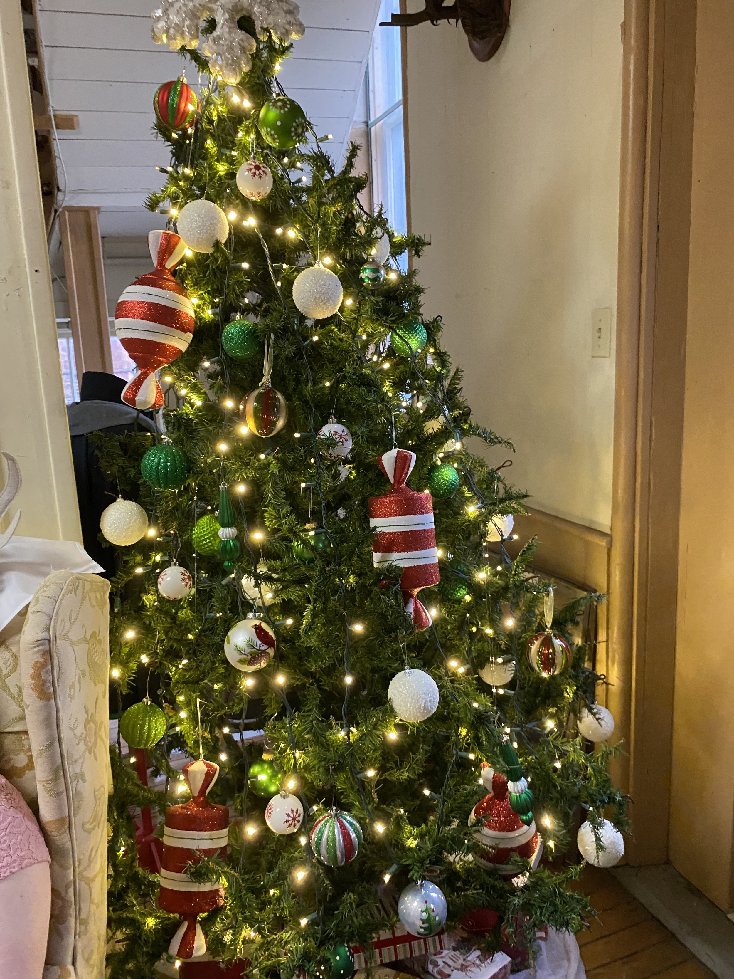 Santa_s tree at the Saint Albans Museum.jpg