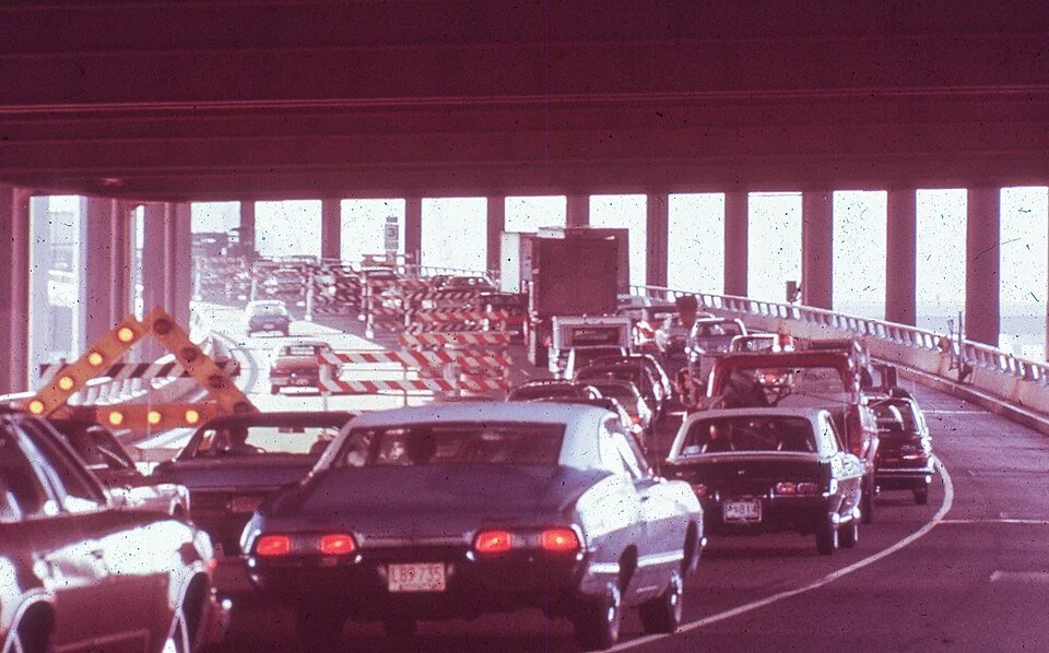960px-Southbound_traffic_on_I-93_approaching_Boston,_circa_1970s.jpg