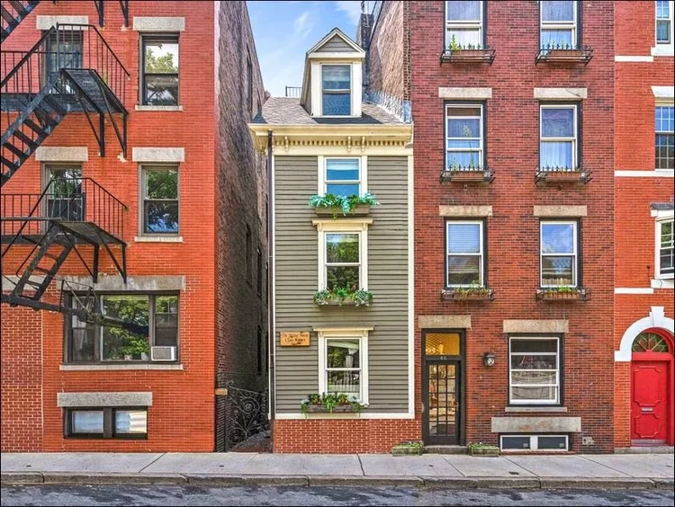 The Skinny House on Hull Street, Boston's narrowest house squeezed between two buildings