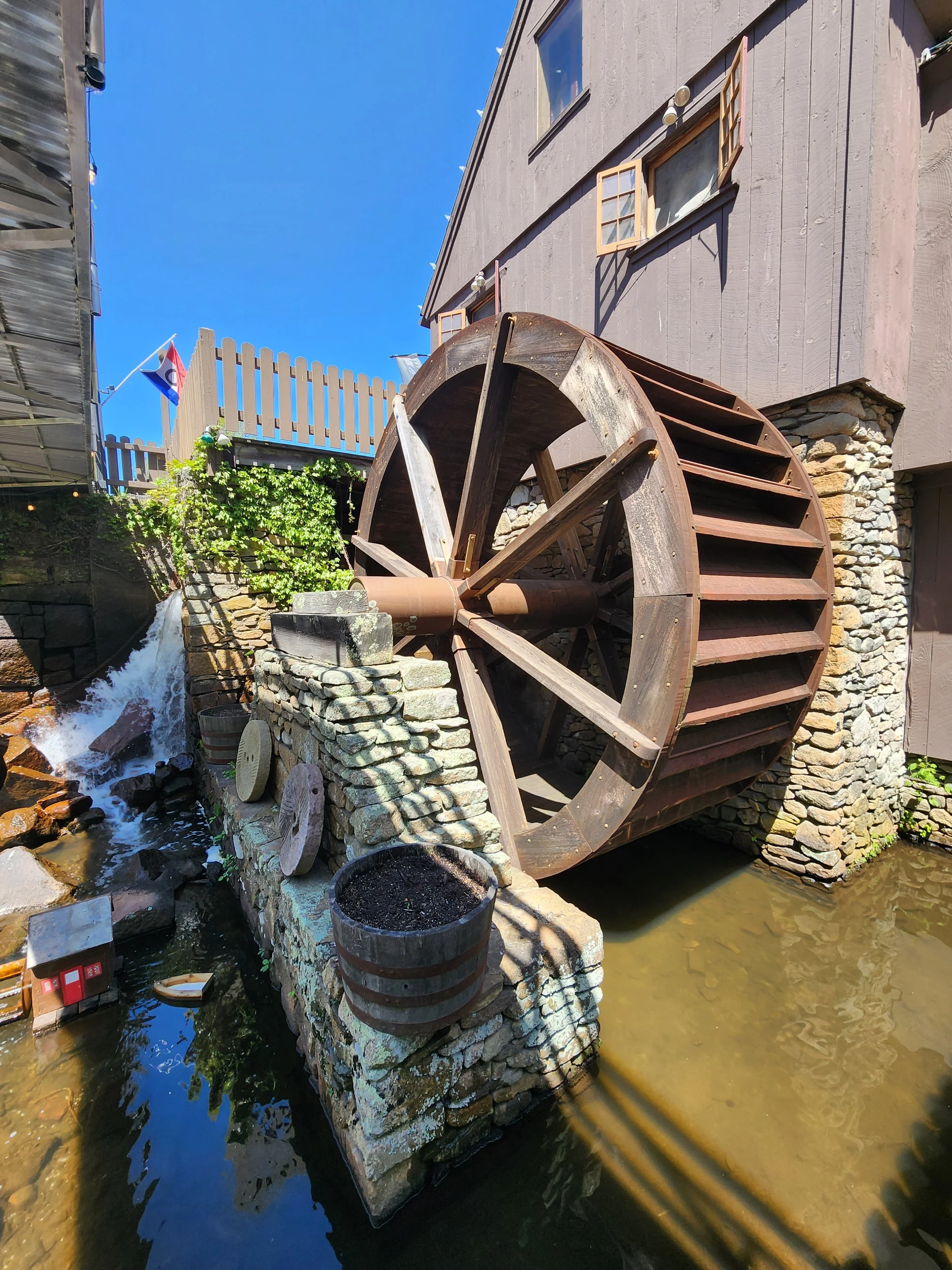pers_plymouth_water_wheel-pc_maria.jpg