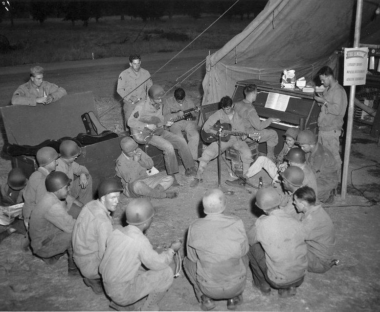 WWII Music: Pianos&nbsp;