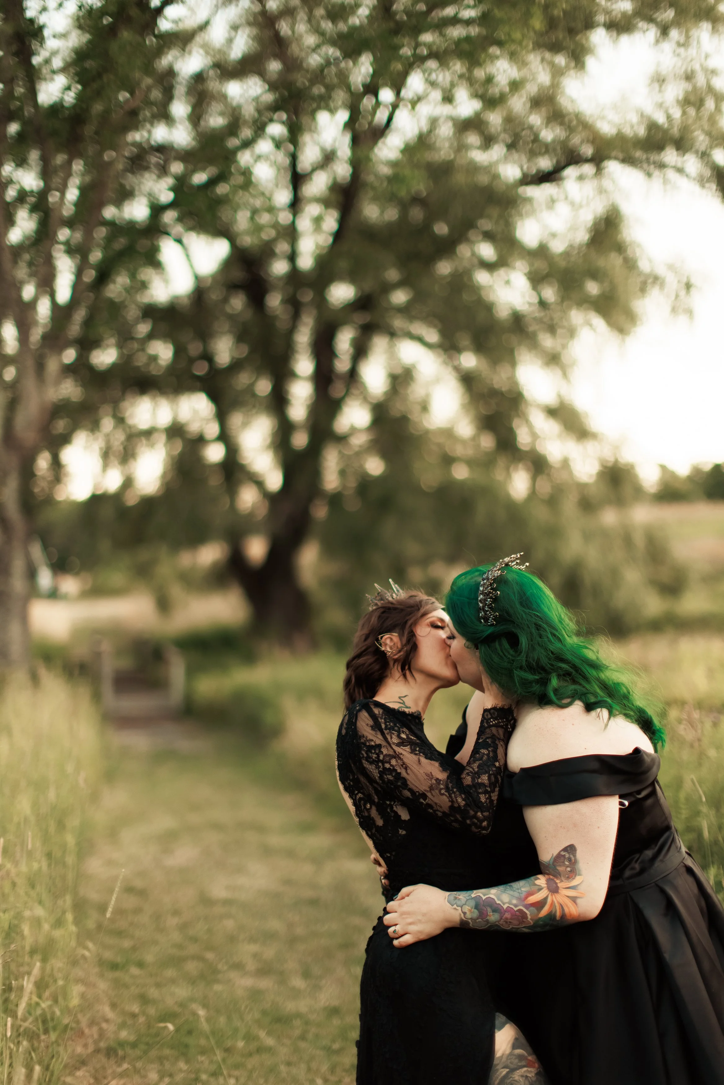 Wedding tattoo artist. Adina orchard & Vine. Canon R5