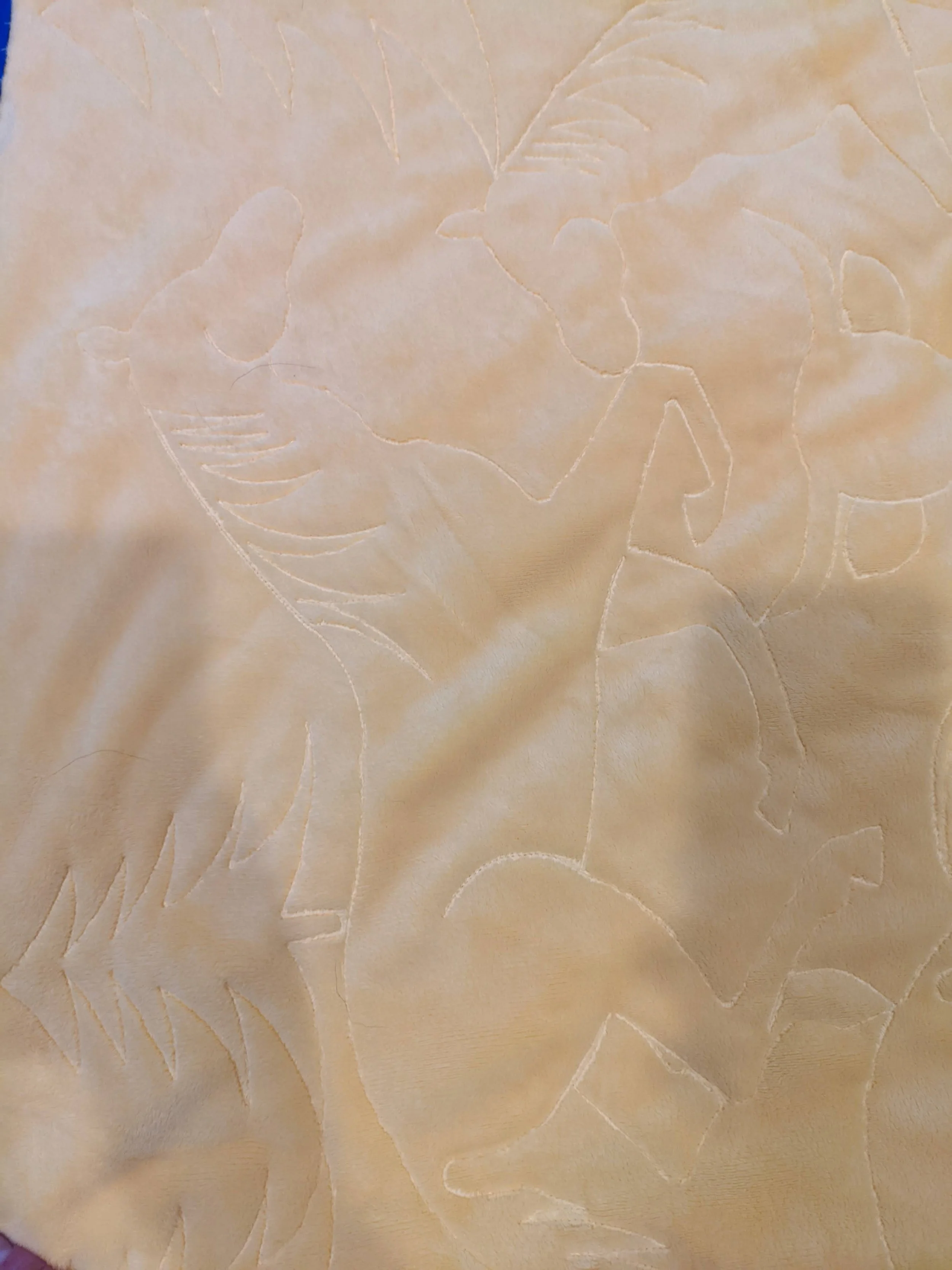 The design on the quilt is exquisite
