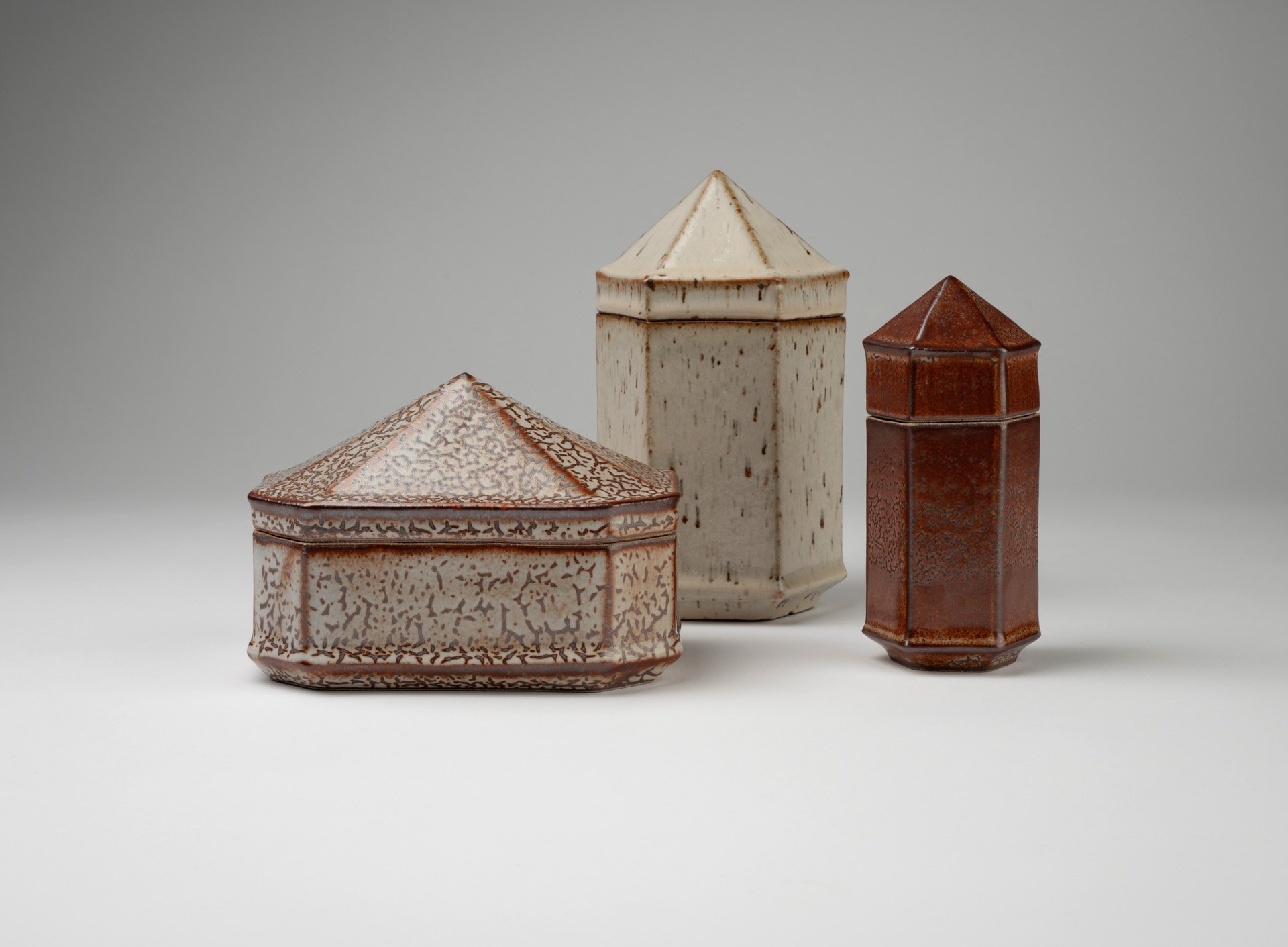 Holly Phillipson, Die Kanister, 2023, Michael Haines Photography