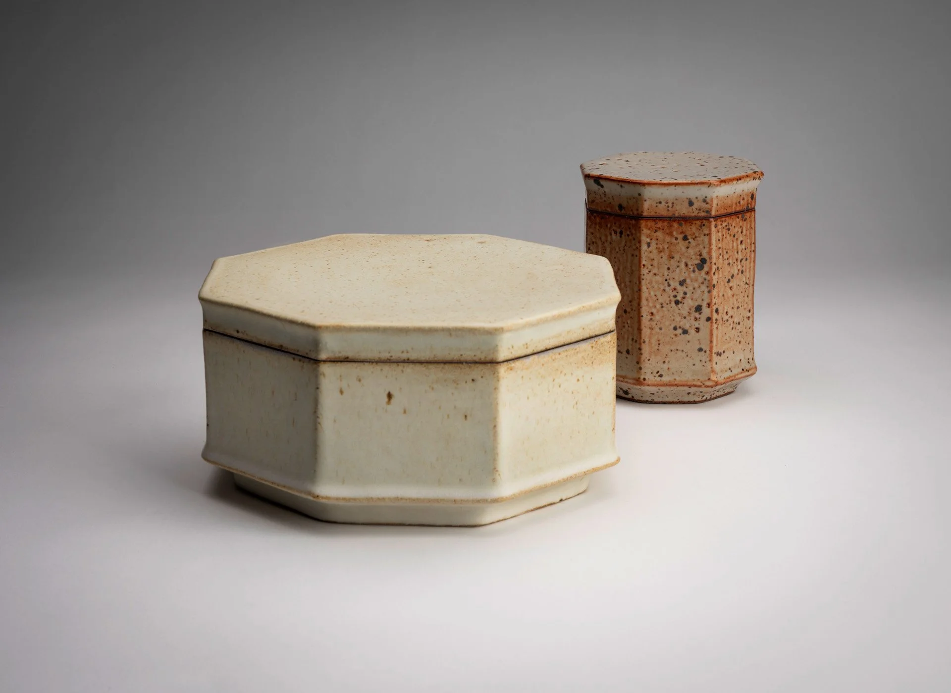 Holly Phillipson, Die Kanister, 2023, Michael Haines Photography