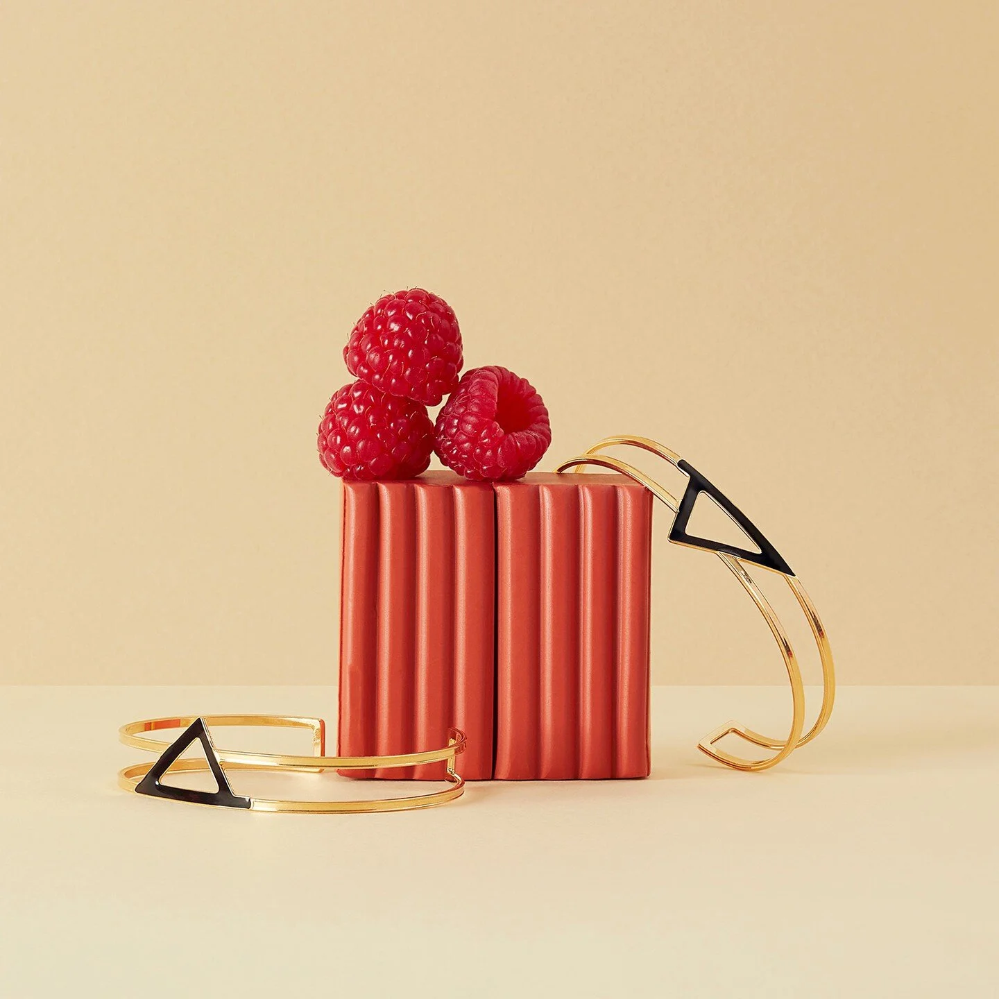 Back to pop 💥 Photography and Art Direction for @ghizo.paris⚡@studiohugme