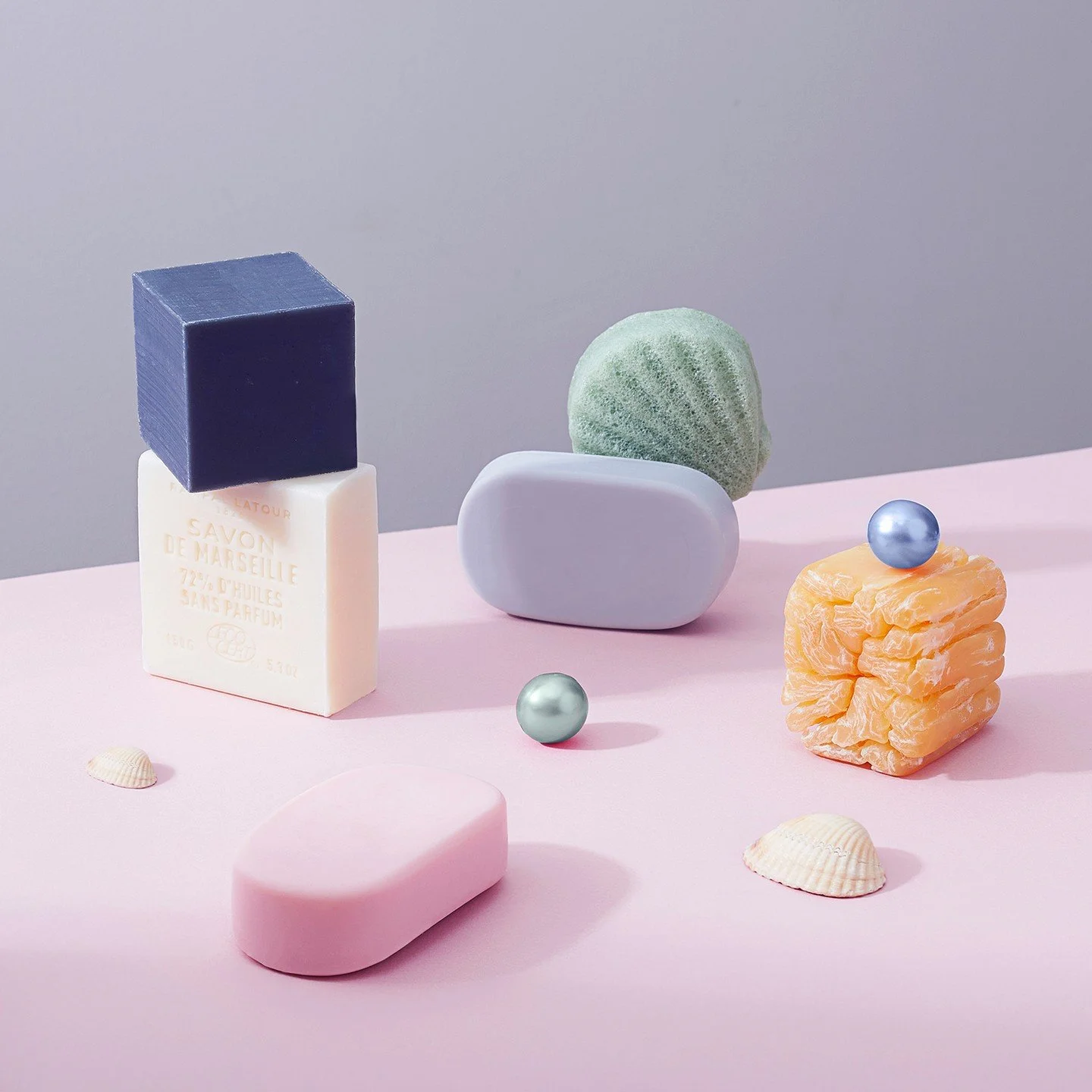 On a rang&eacute; les vacances 🐚
S&eacute;rie personnelle

➡️ Direction artistique
➡️ Photographie
➡️ Set design
➡️ Retouche

#soap #stillifephotography #stilllife