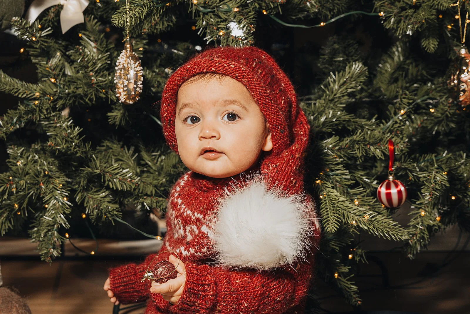 Noelle + Silas _ Julebilder 2025 - 05_websize.jpg