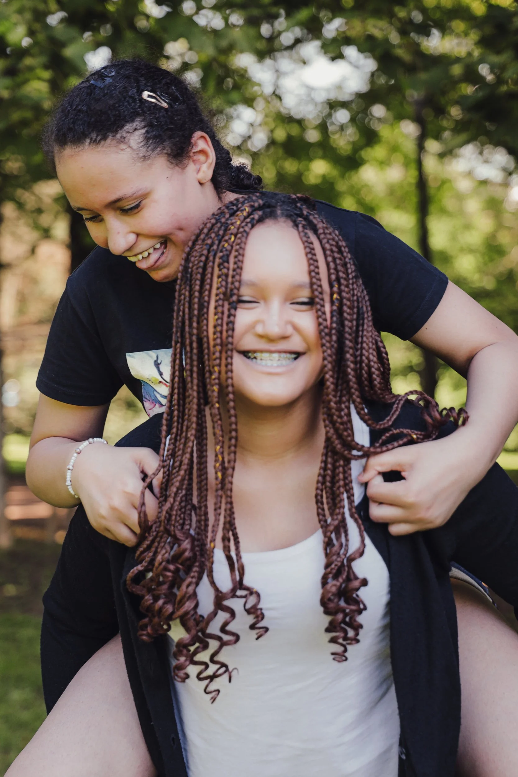 Miriam & Diana - 04.jpg