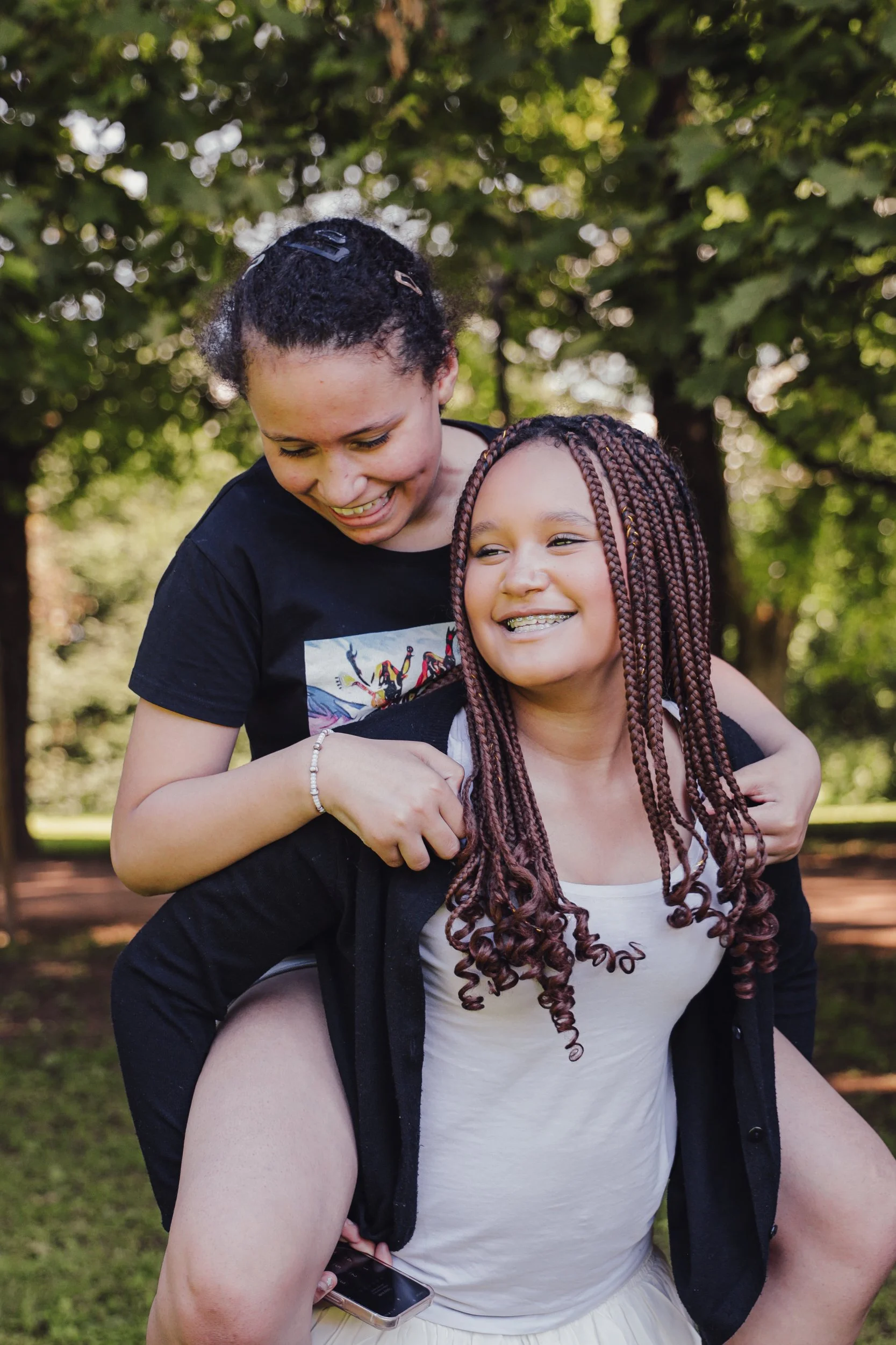 Miriam & Diana - 05.jpg