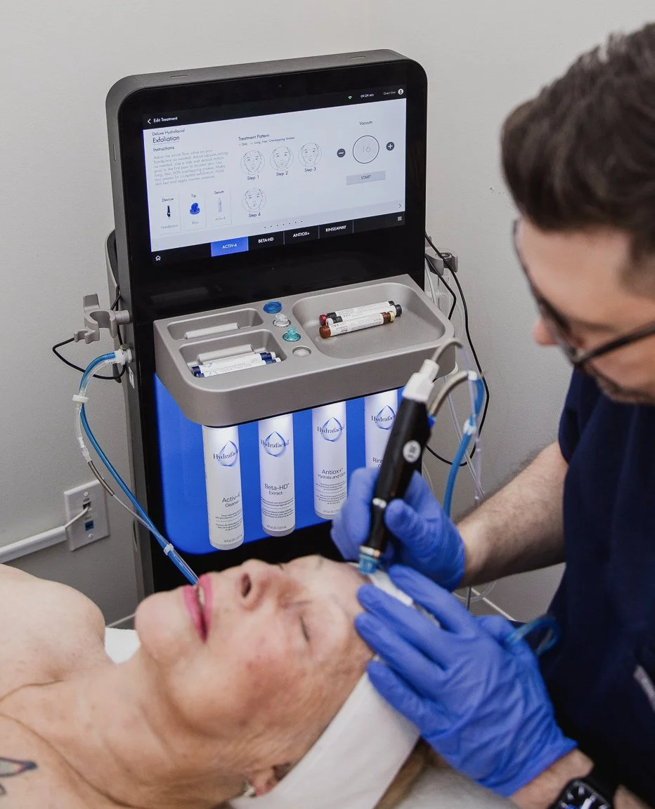 HydraFacial is that one treatment that doesn&rsquo;t care what decade you&rsquo;re in. It just shows up and makes your skin behave.⁠
⁠
In your 20s: it&rsquo;s your glow-and-prevent era. Helps keep pores clear, supports hydration, and smooths texture 