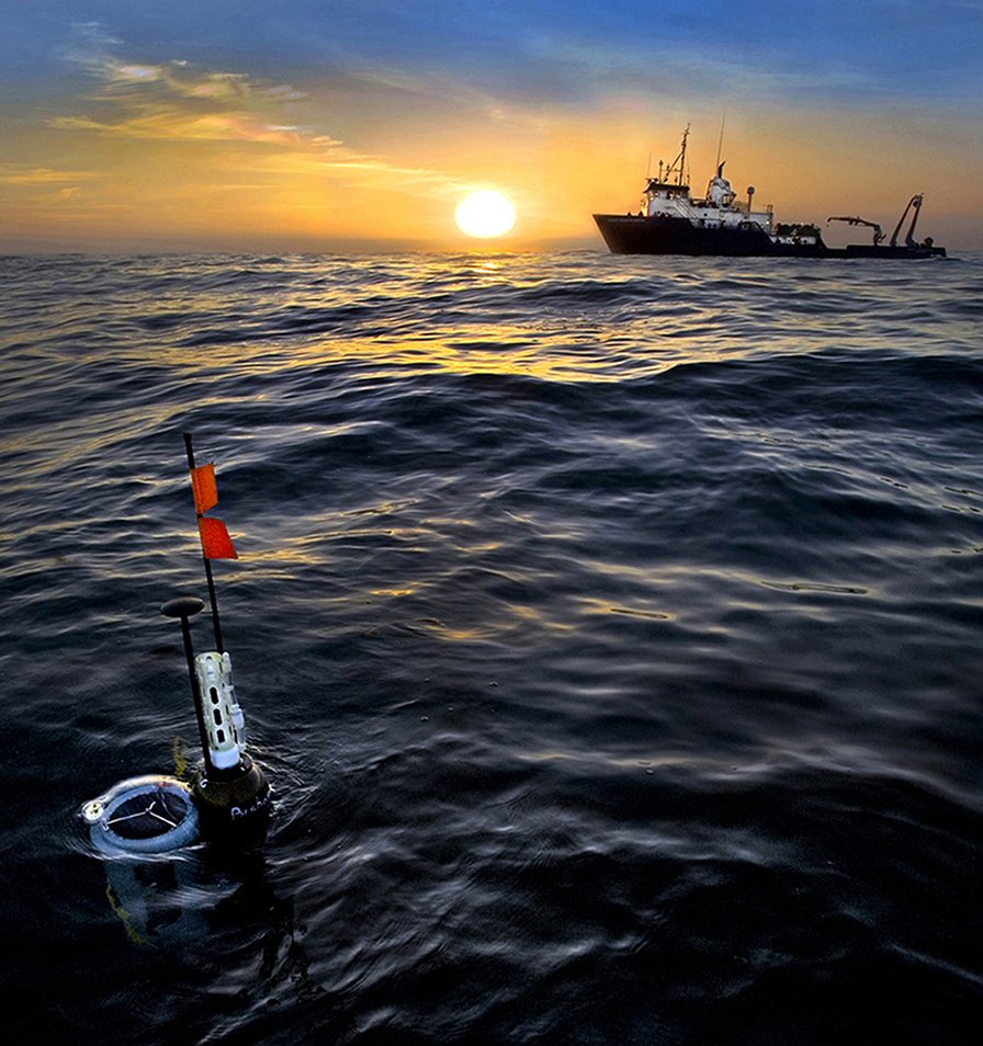 SOLO II Carbon Explorer robotic retrieval at sunrise - Pacific Ocean  2007 - client: LBNL/US Dept. of Energy