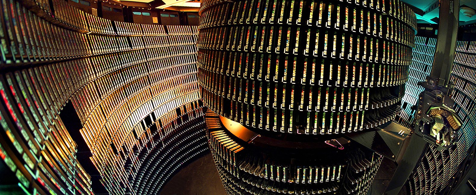 HPSS robotic storage silo  -  NERSC/LBNL  -  Oakland, California  2005