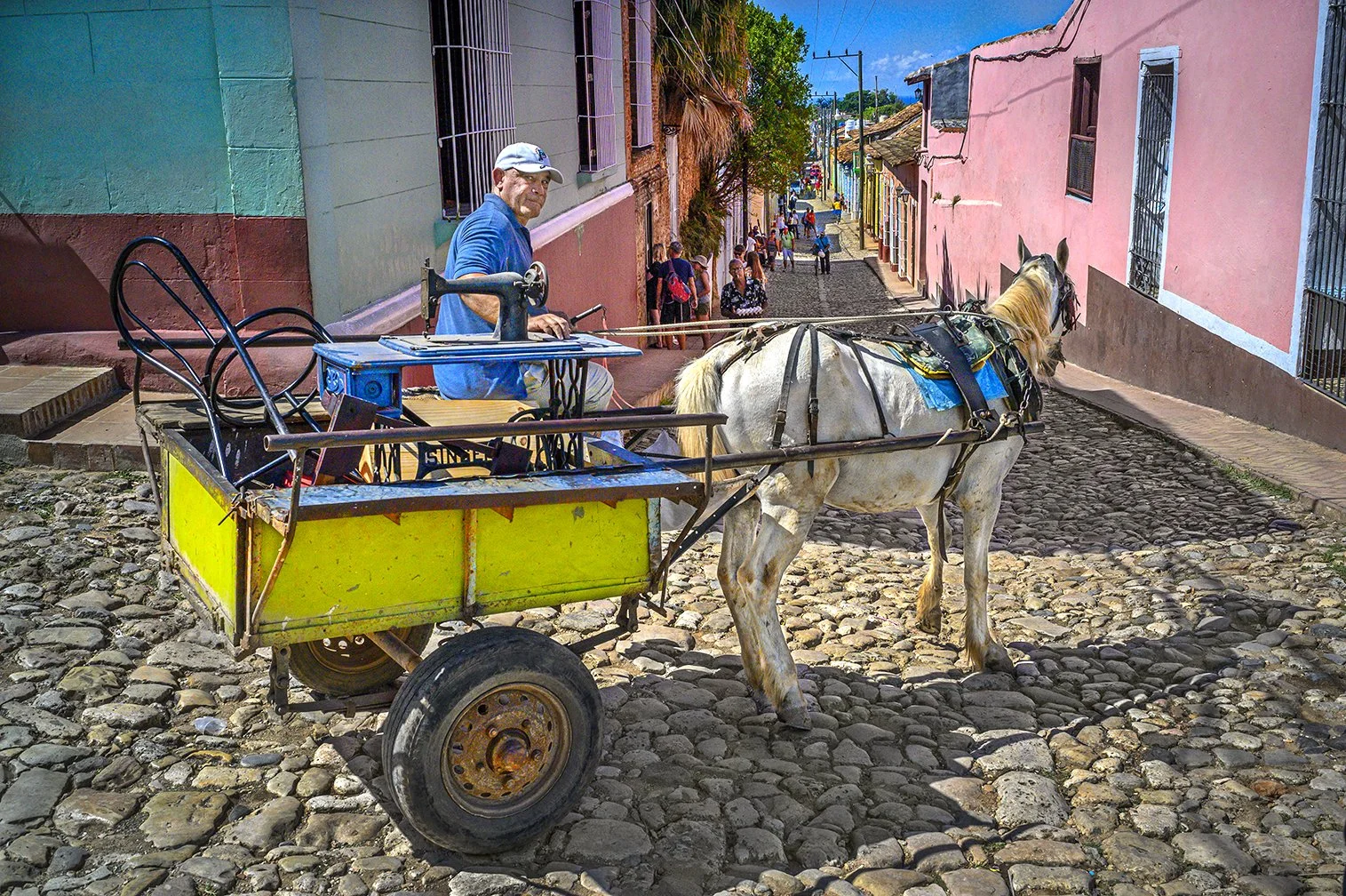 Singer sewing machine - Trinidad, Cuba 2019