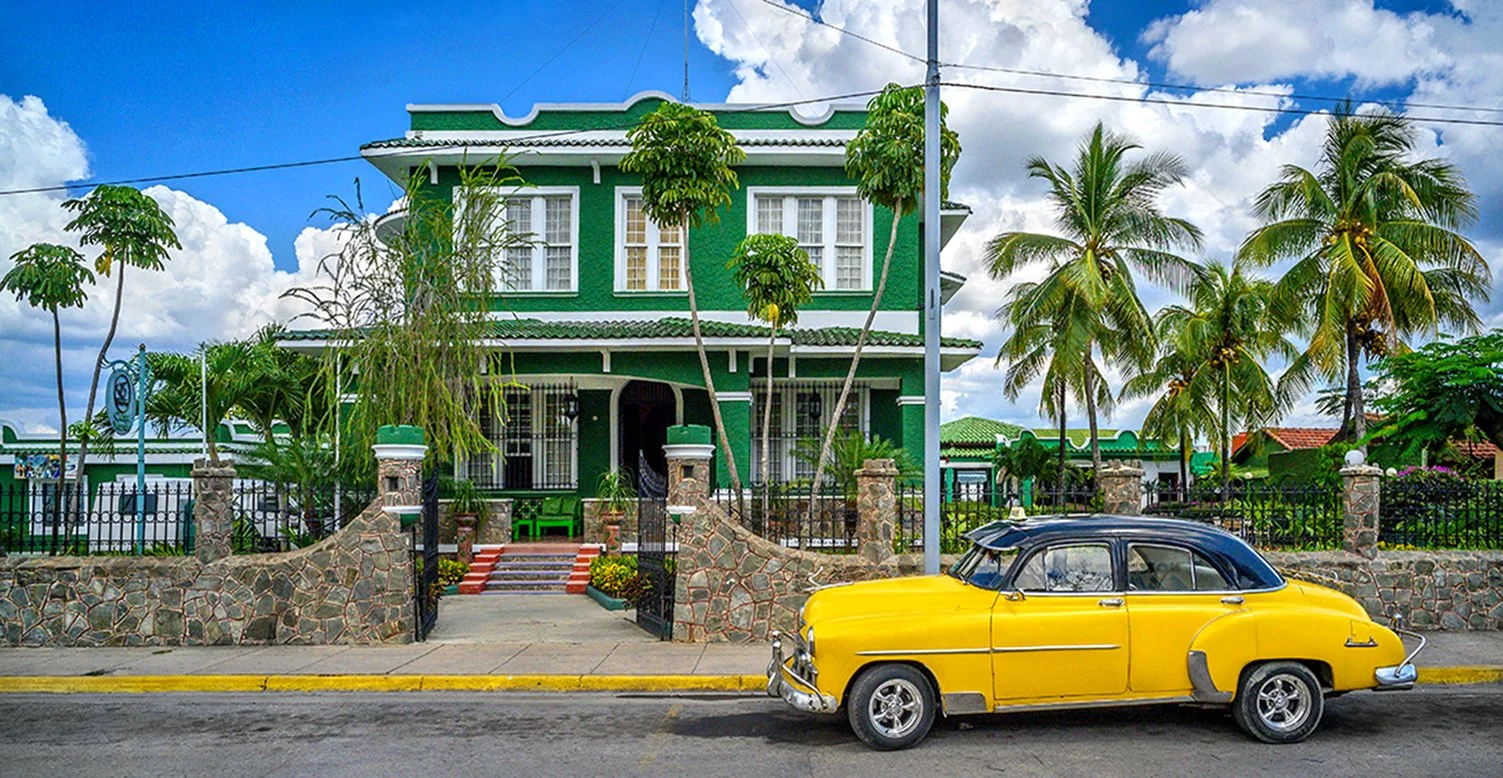Casa Verde & 1950 Yellow Taxi - Cienfuegos, Cuba 2019