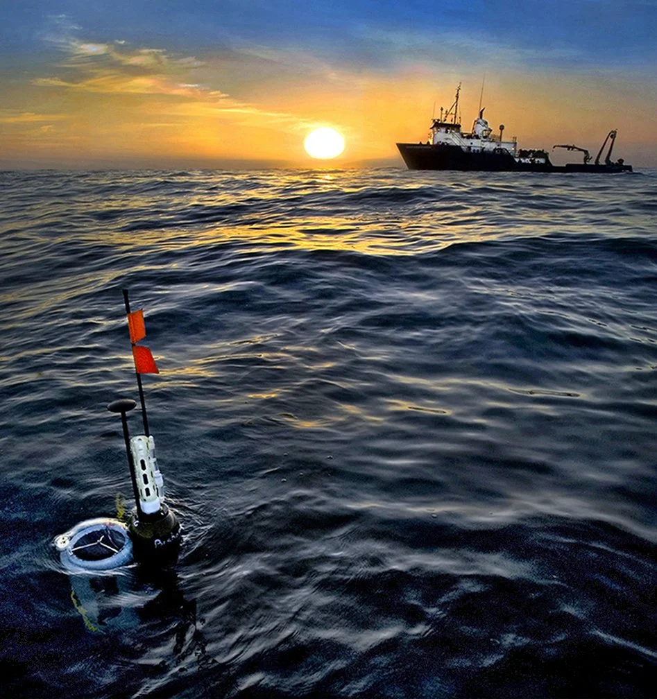 SOLO II Carbon Explorer robotic retrieval at sunrise - Pacific Ocean  2007 - client: US Dept. of Energy/LBNL Earth Sciences