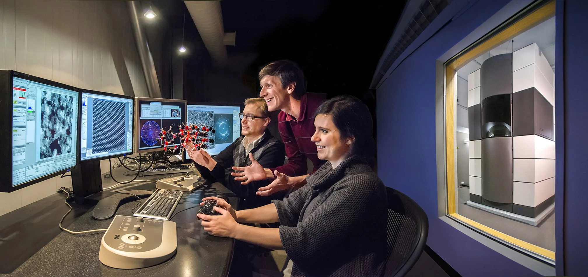 NCEM (National Center Electron Microscopy) - TEAM 1.0 electron microscope - Berkeley Lab 2014 - client: US Dept. of Energy