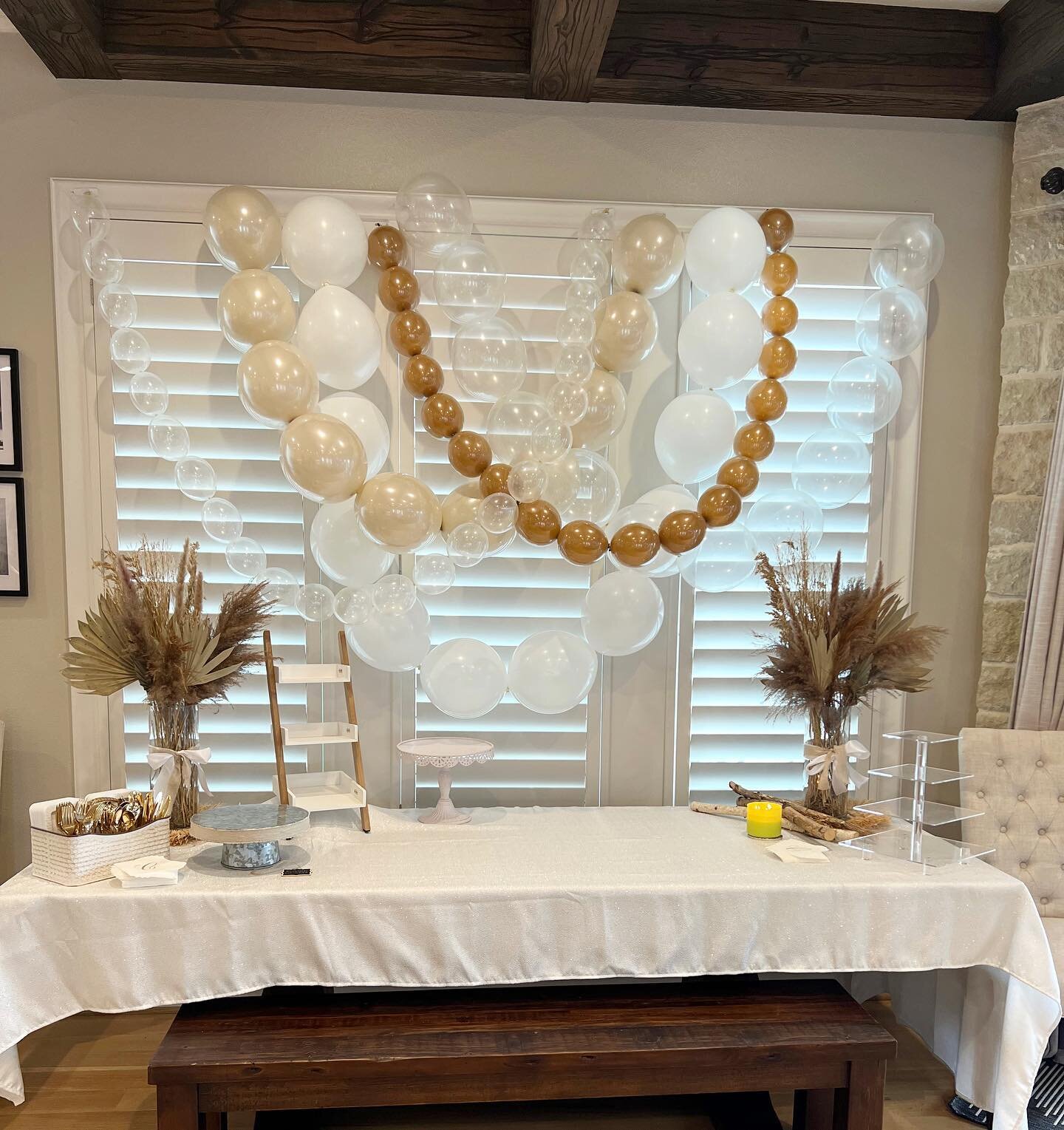 🥂 Cheers to the cutest balloon drapery✨