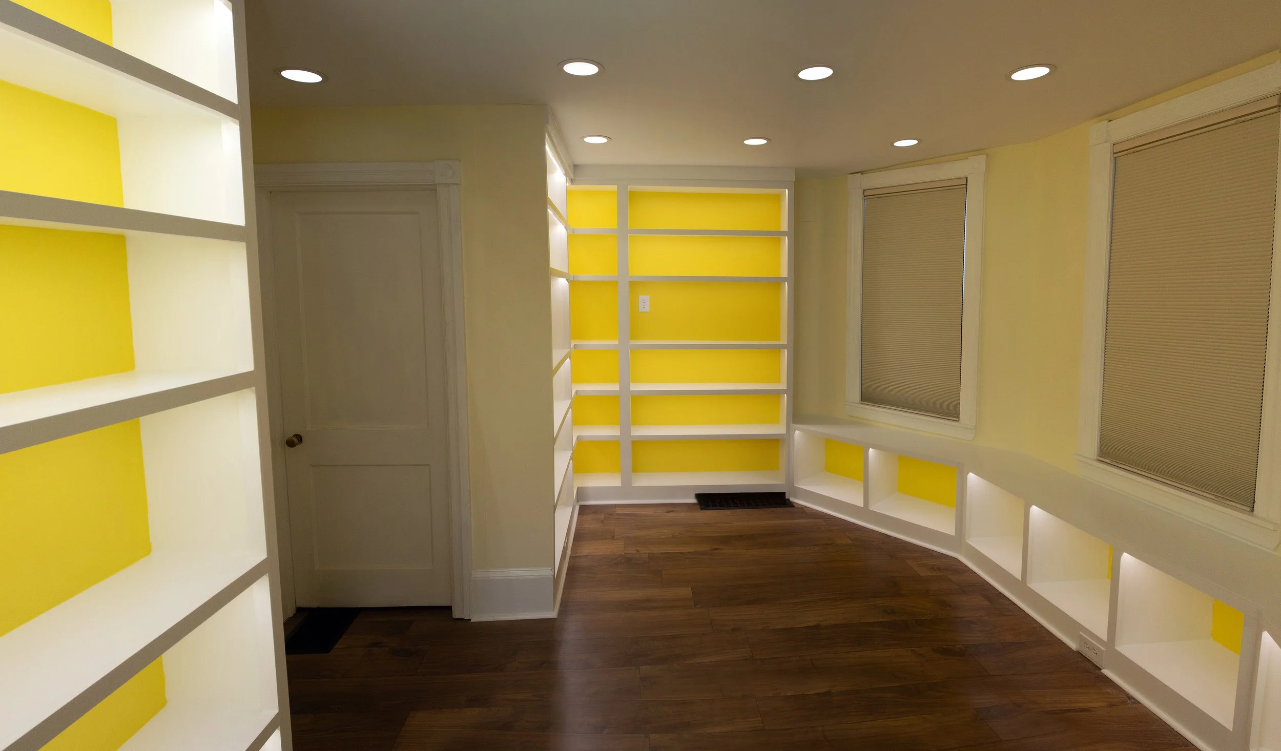 Bookshelf 001 - Small.jpg