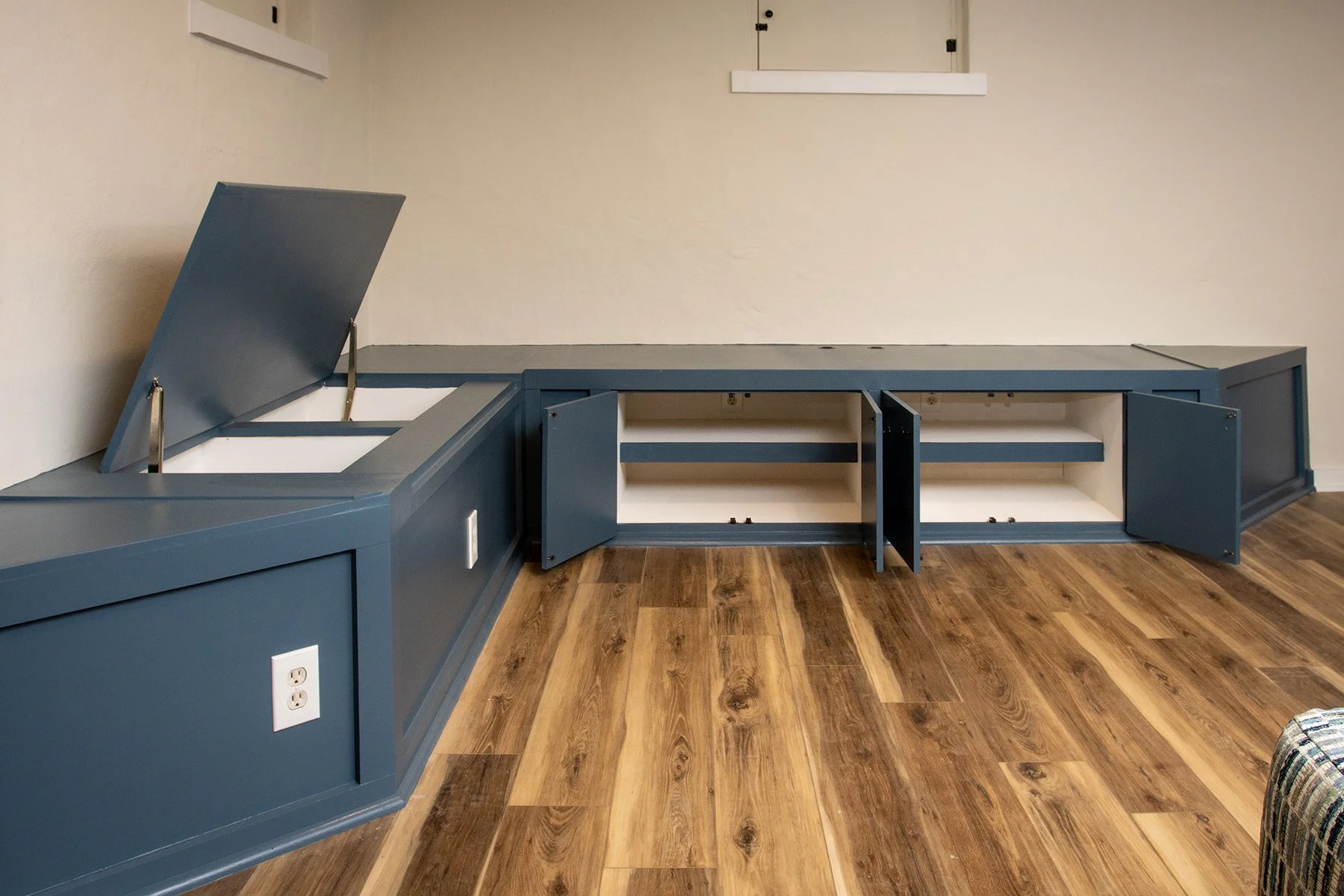 Ron and Lauren - Basement 007 SMALL.jpg