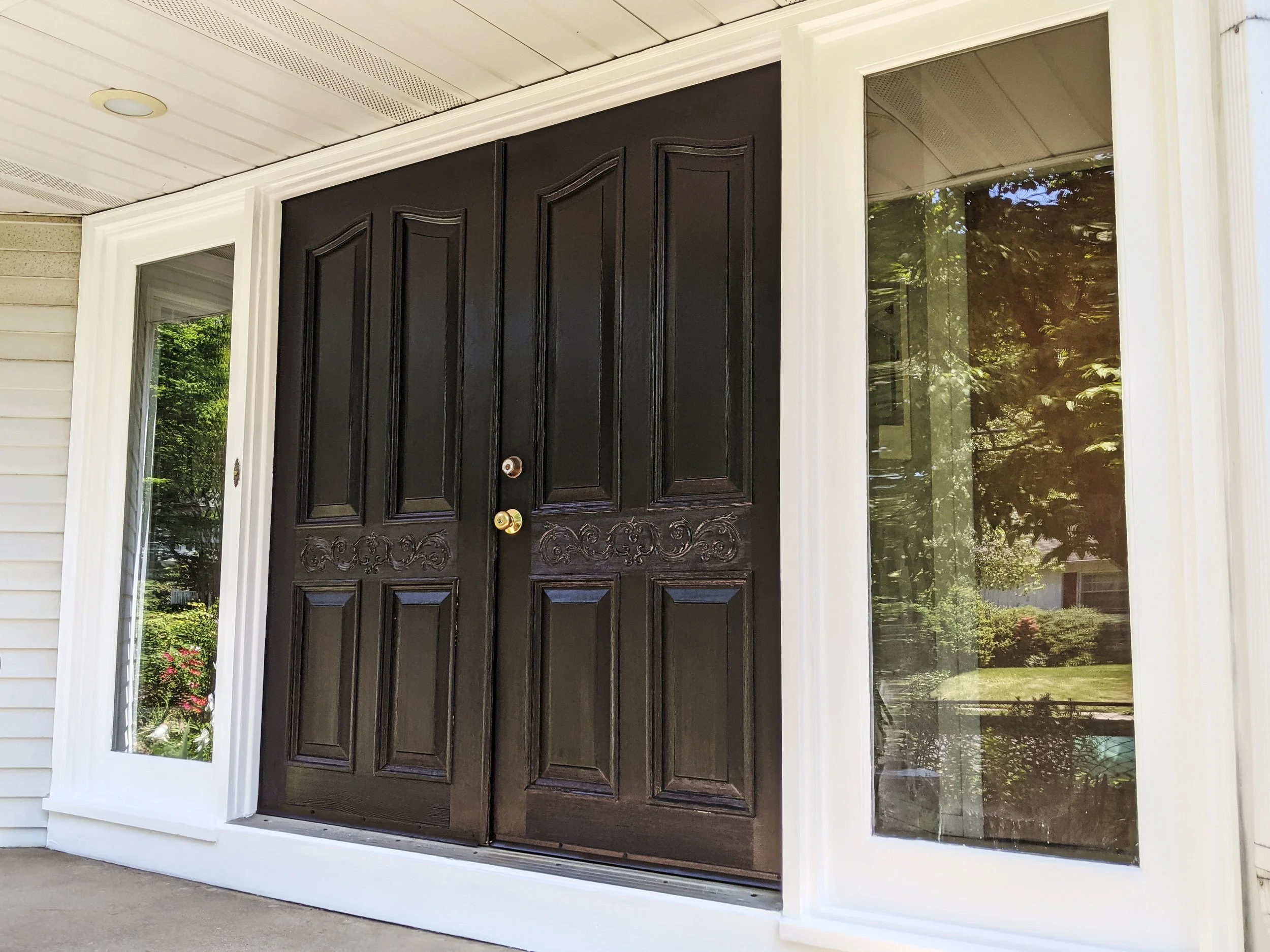 Bob and Laura - Front Door 003.jpg