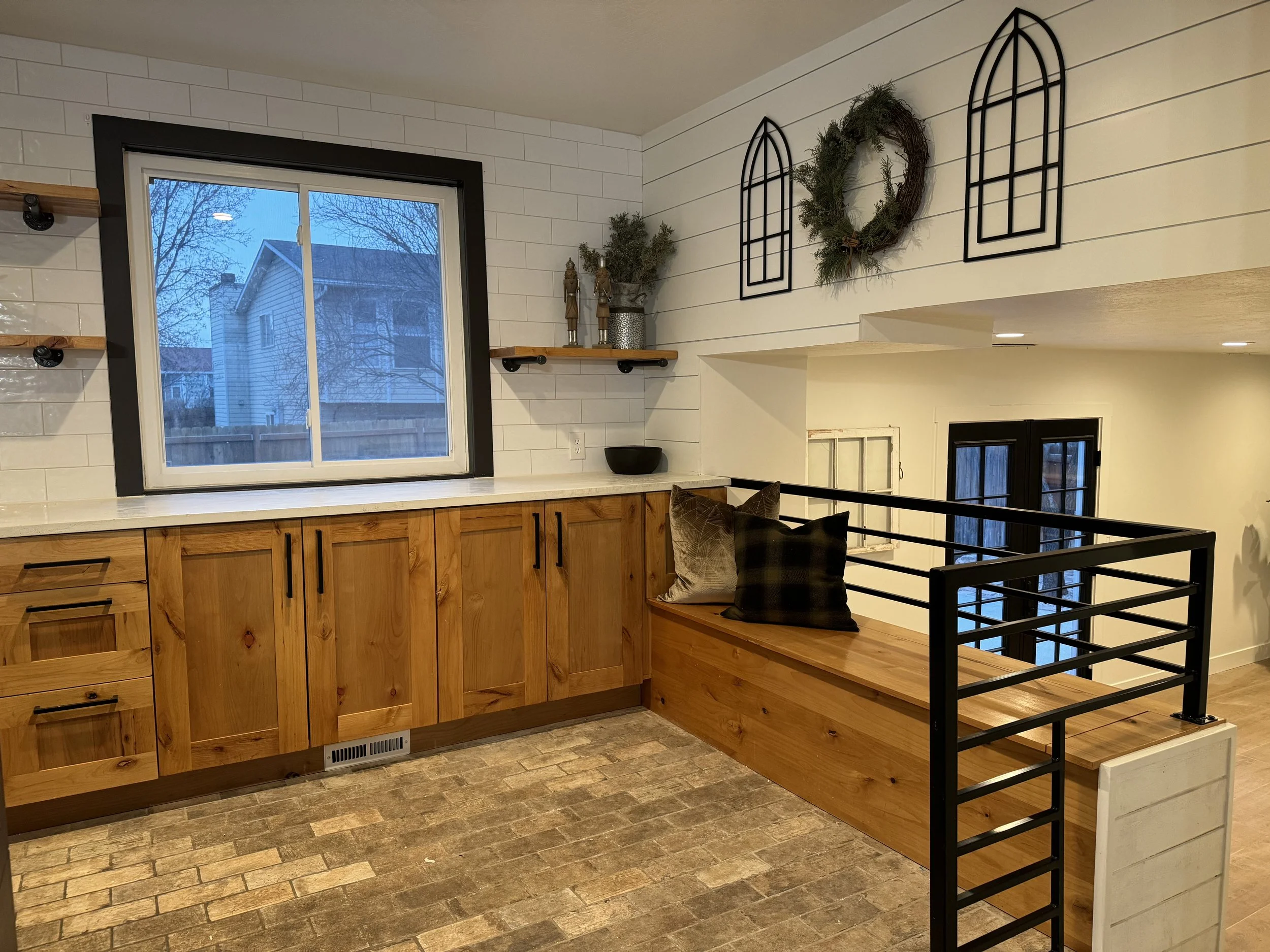 2371 Dining.jpg