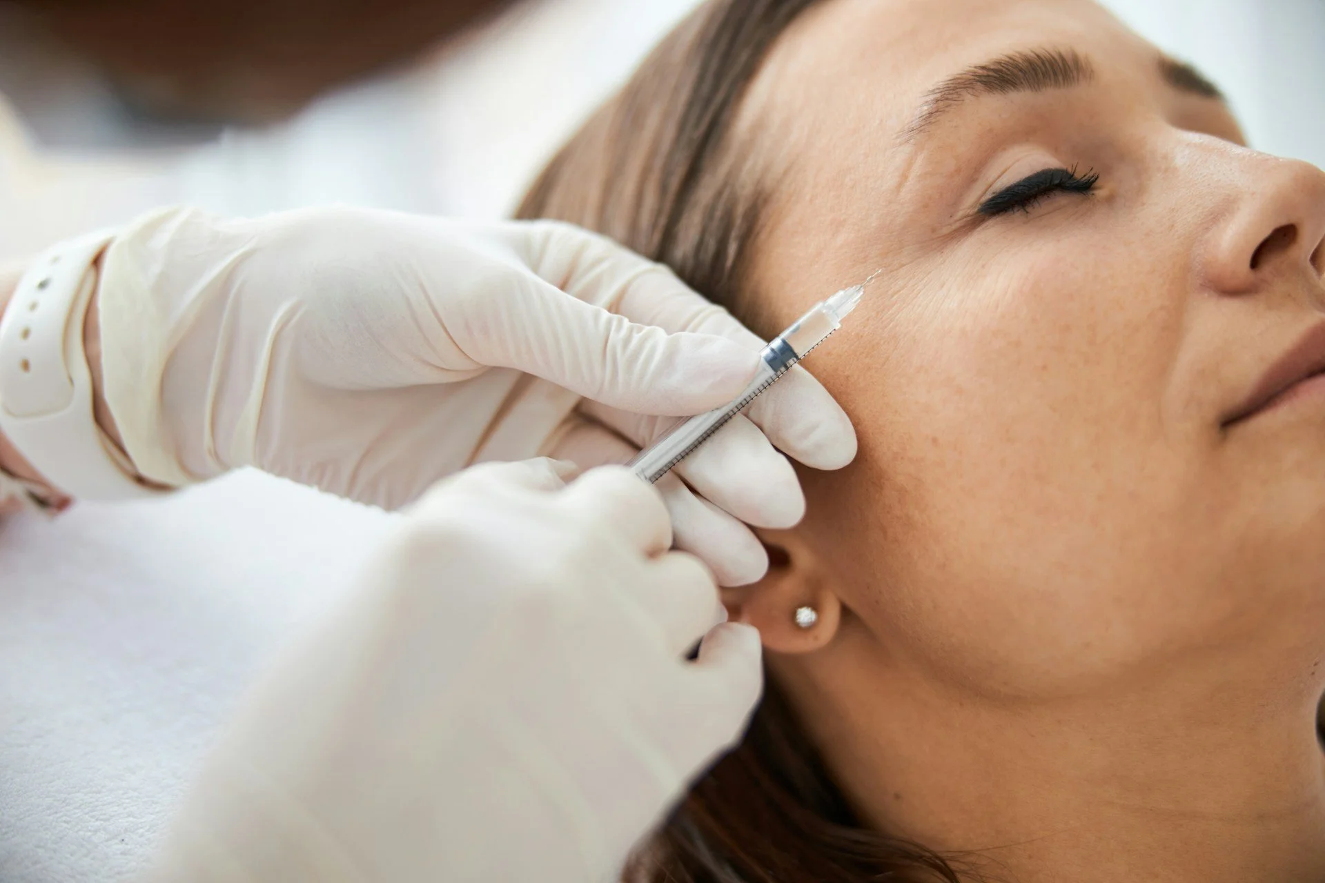 The Benefits of Visiting a Medical Aesthetics Clinic