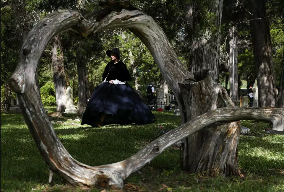 LadyMourning.png