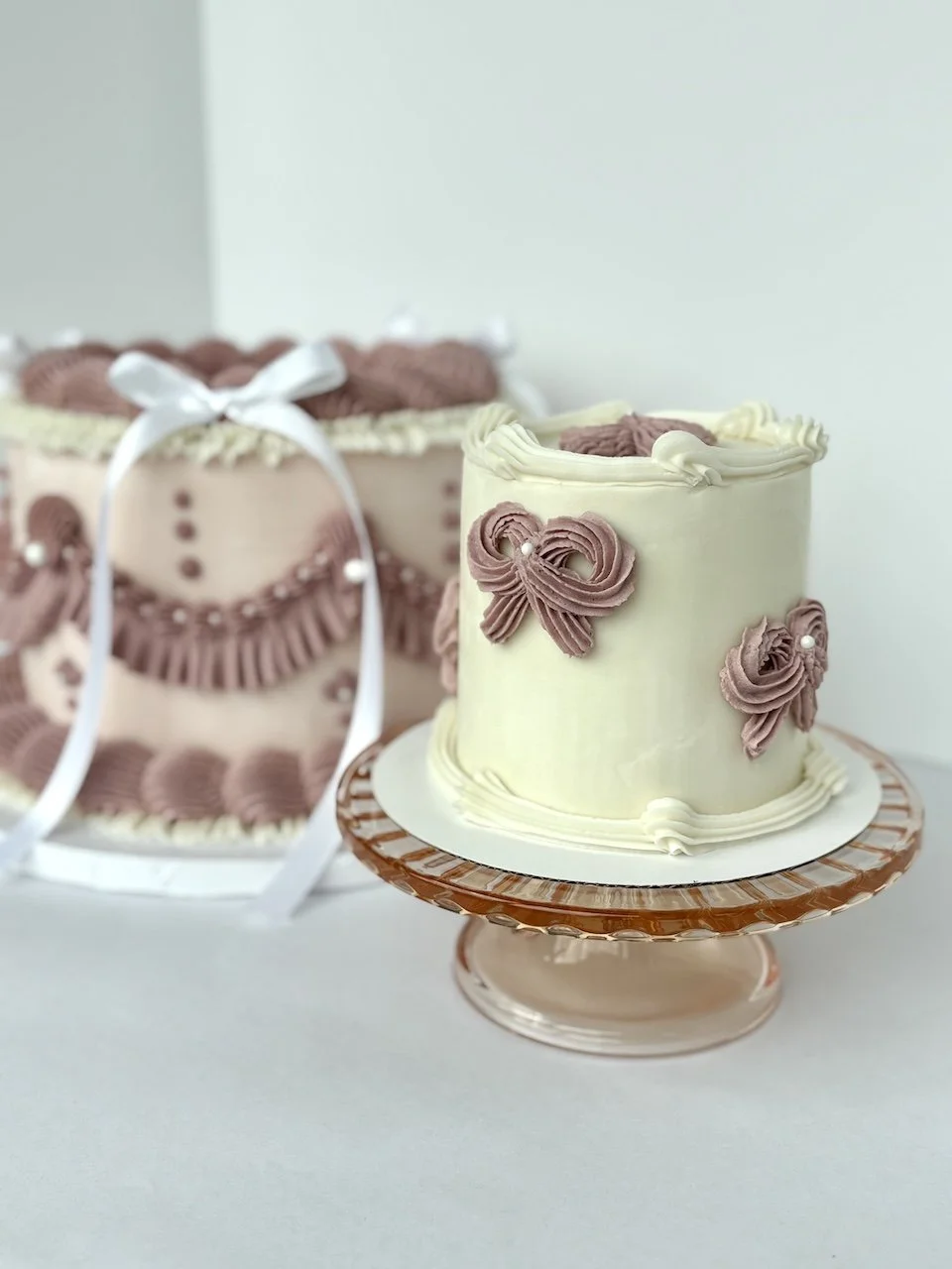 Pink Lambeth Cake and Smash Cake.jpeg