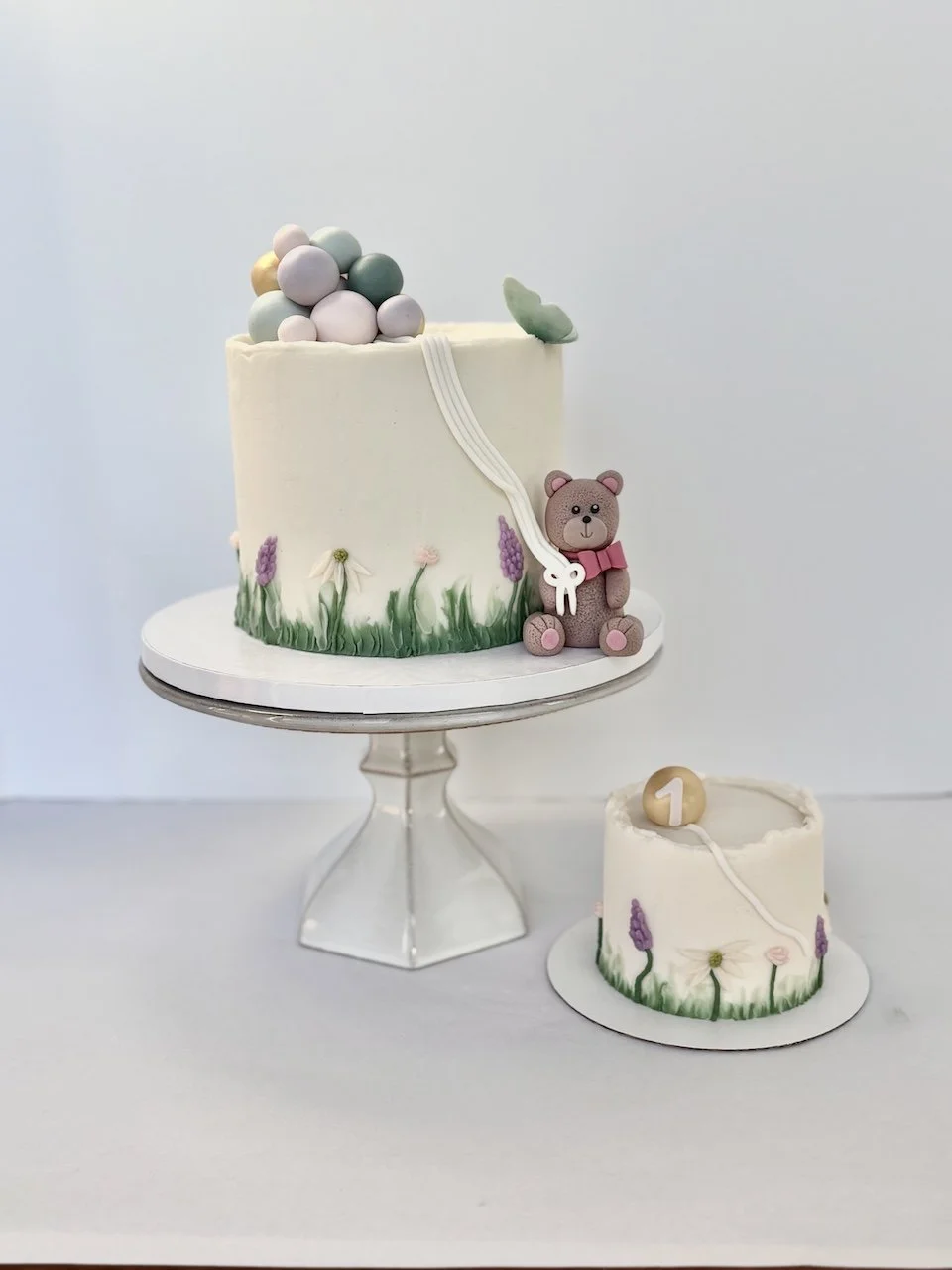 Teddy Bear Balloon Cake and Smash Cake.jpeg