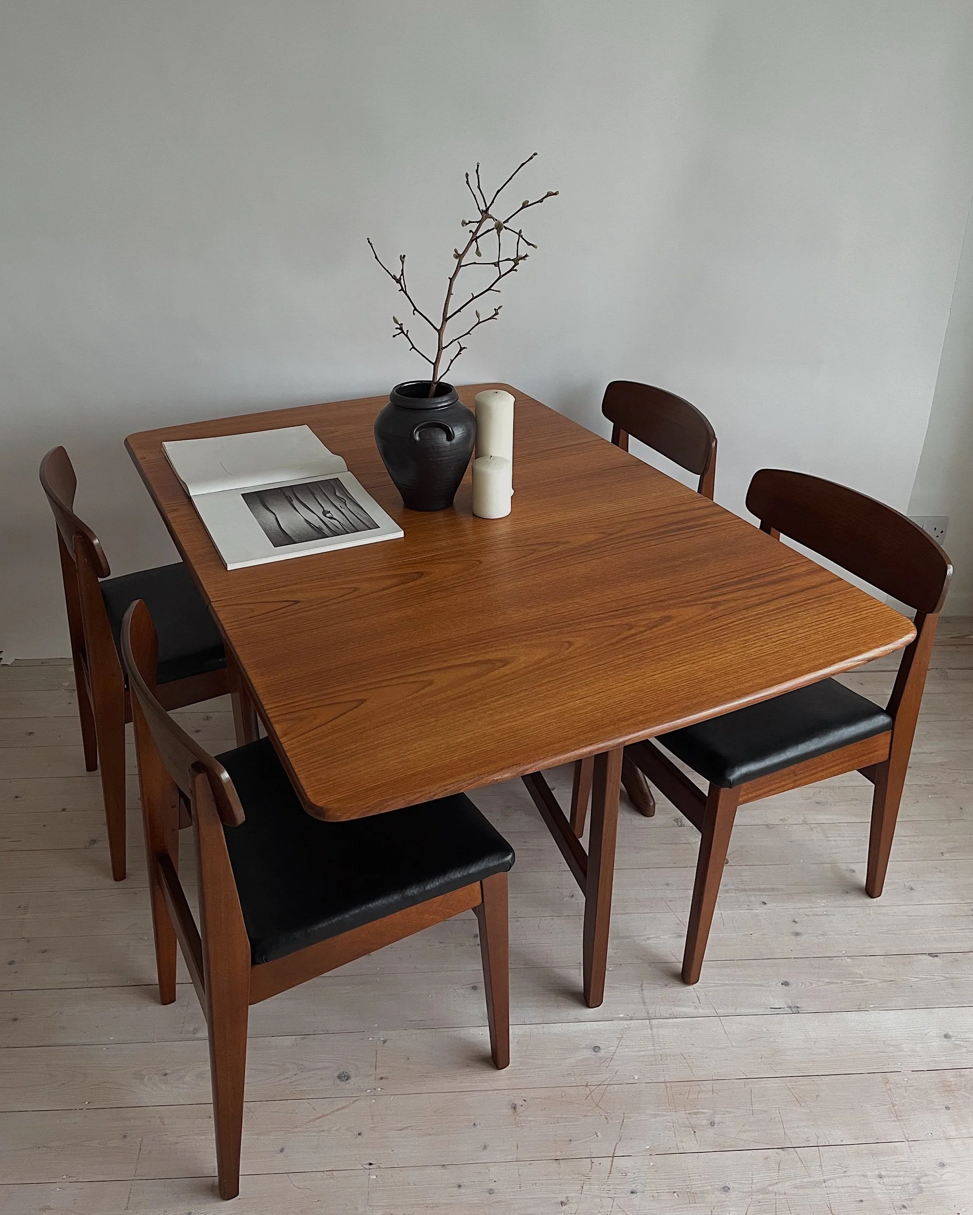 Mid Century Modern 1970's G-PLAN Drop Leaf Dining table and 4 Chairs set