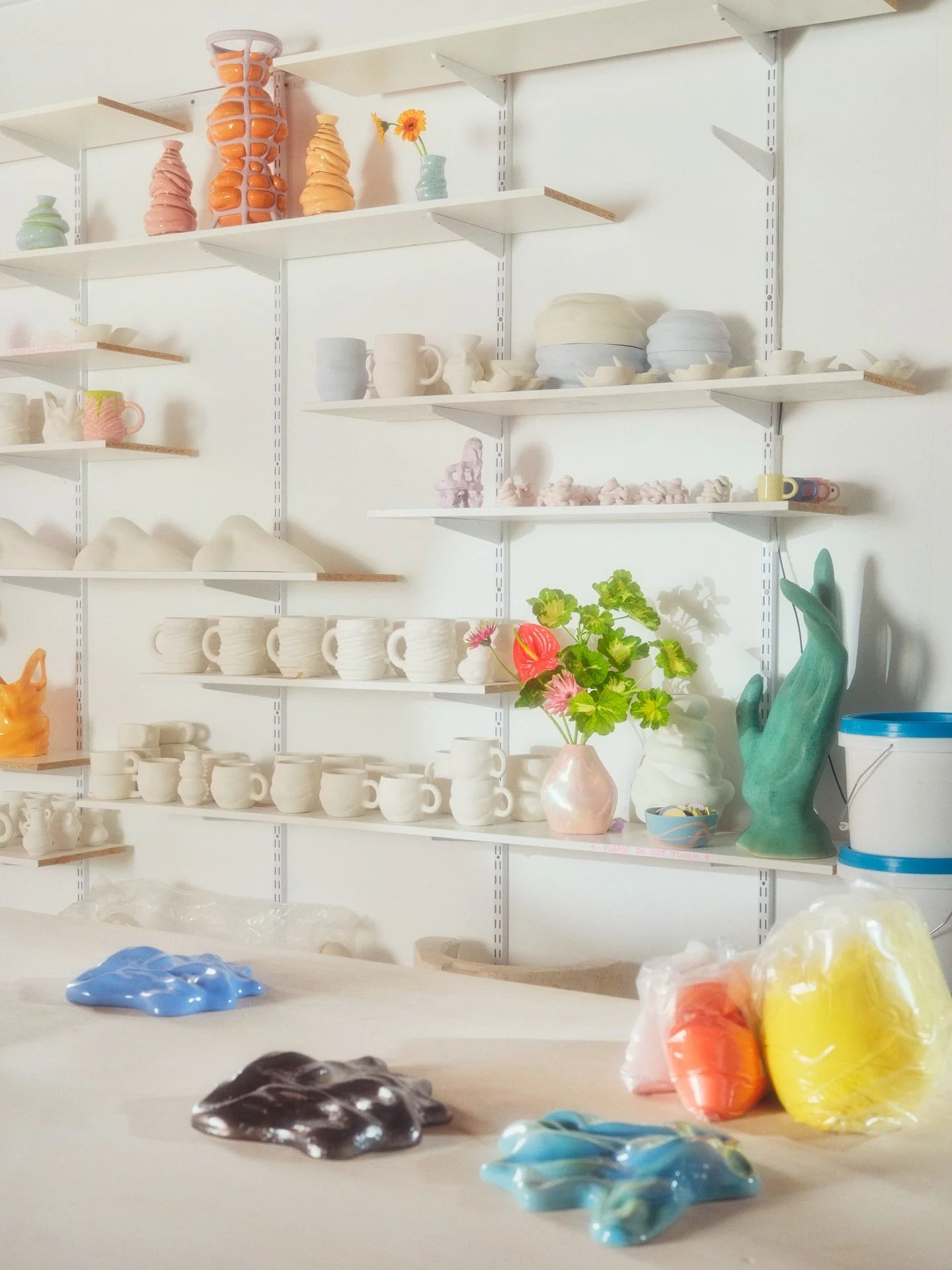 Last day on the tools for 2025 ✨ Back in action early Jan 💚
.
Studio Pic @sianfay 🙏💓