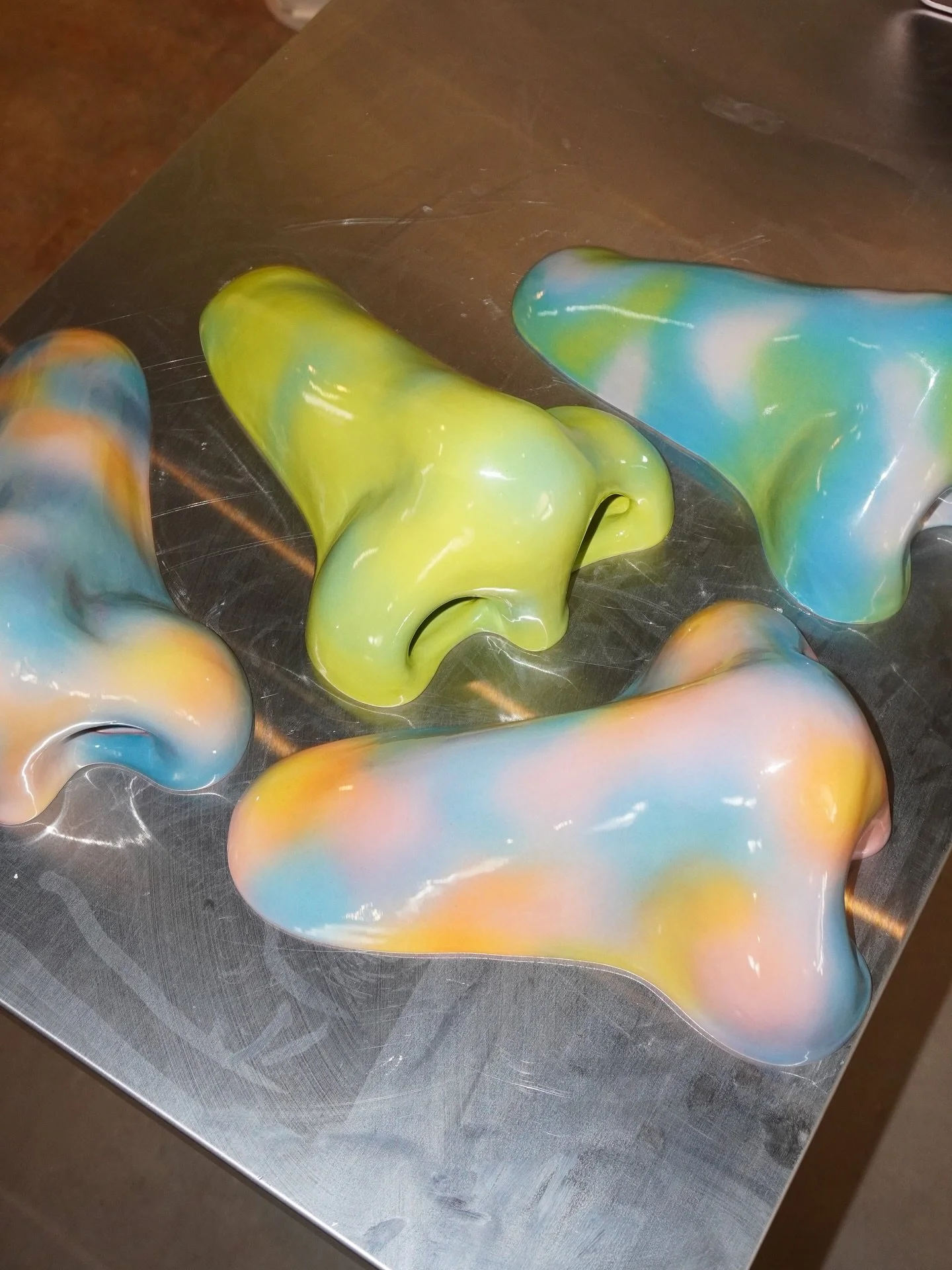 Moments 2025 was 2025-ing ✨ Hands down this year propelled my creative career both in and out of the studio and I couldn&rsquo;t be more grateful 😚💫
.
1. Big Schnozz era
2. Viewing what would become my new studio-  terrified
3. Artist Portrait @sia